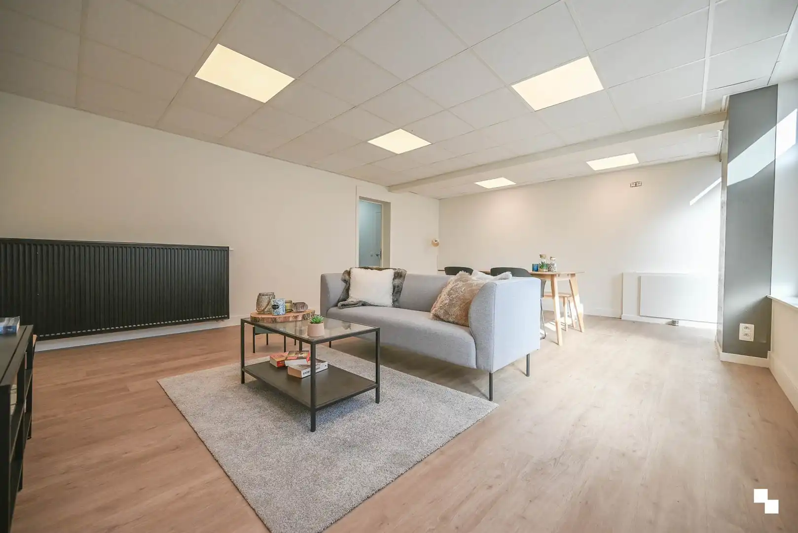Gerenoveerde woning nabij centrum Izegem foto 3