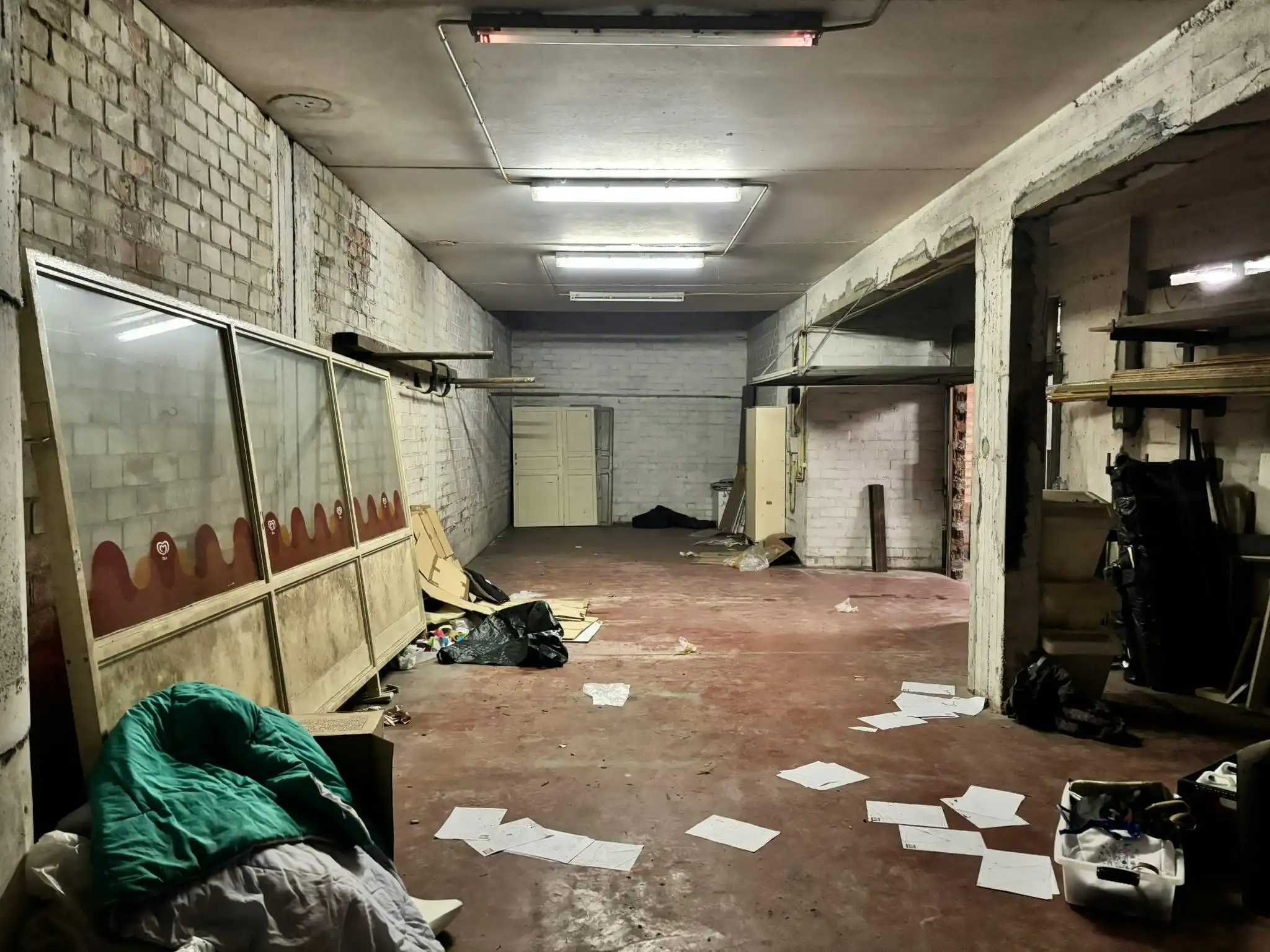 Ruime garage te koop in Koksijde foto 3