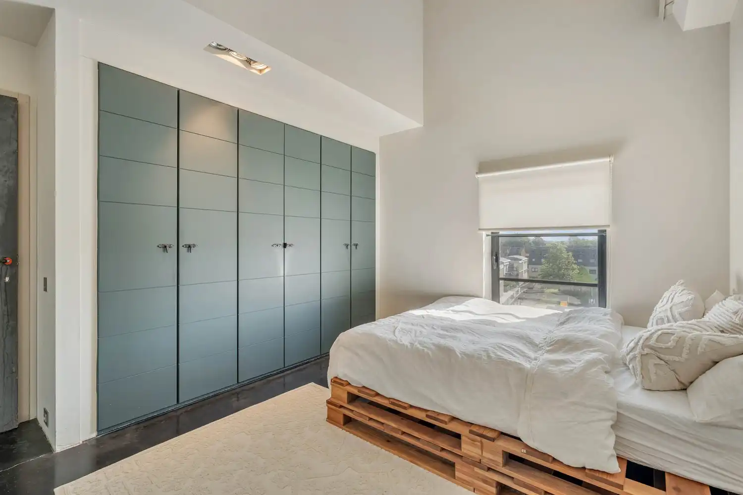 Unieke industriële loft van 240 m² met panoramisch dakterras van 96 m², jacuzzi en sauna foto 14