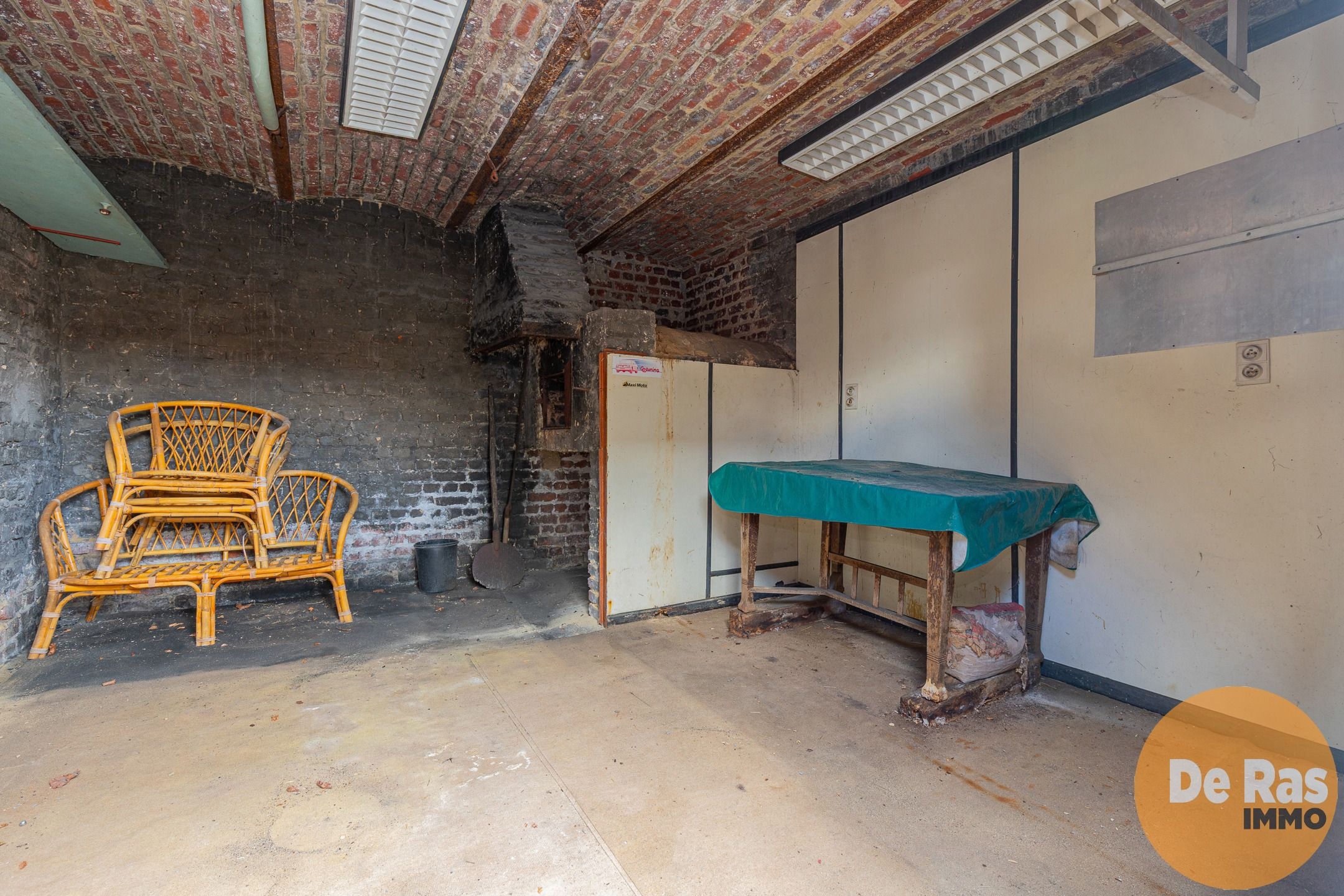 BURST - Te renoveren woning met tal van mogelijkheden foto 30