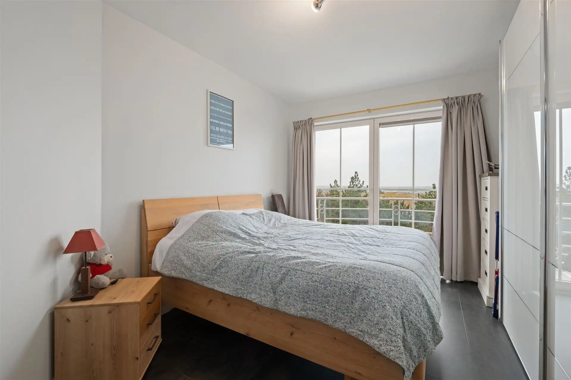 RUIM / 2 SLAAPKAMERS/ GARAGE foto 7