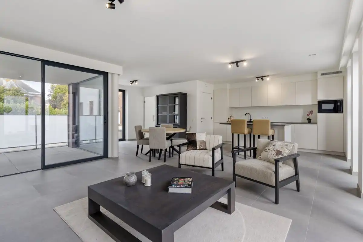 Kwalitatief en ruim nieuwbouwappartement (110m²) in Beselare  foto {{pictureIndex}}