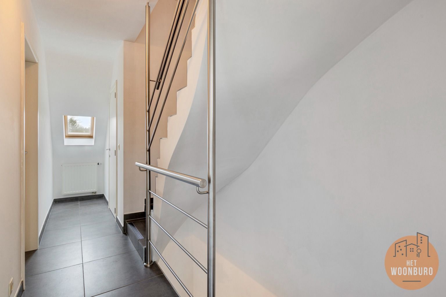 Bel-étage woning met 3 slpks, dubbele garage en tuin foto 8