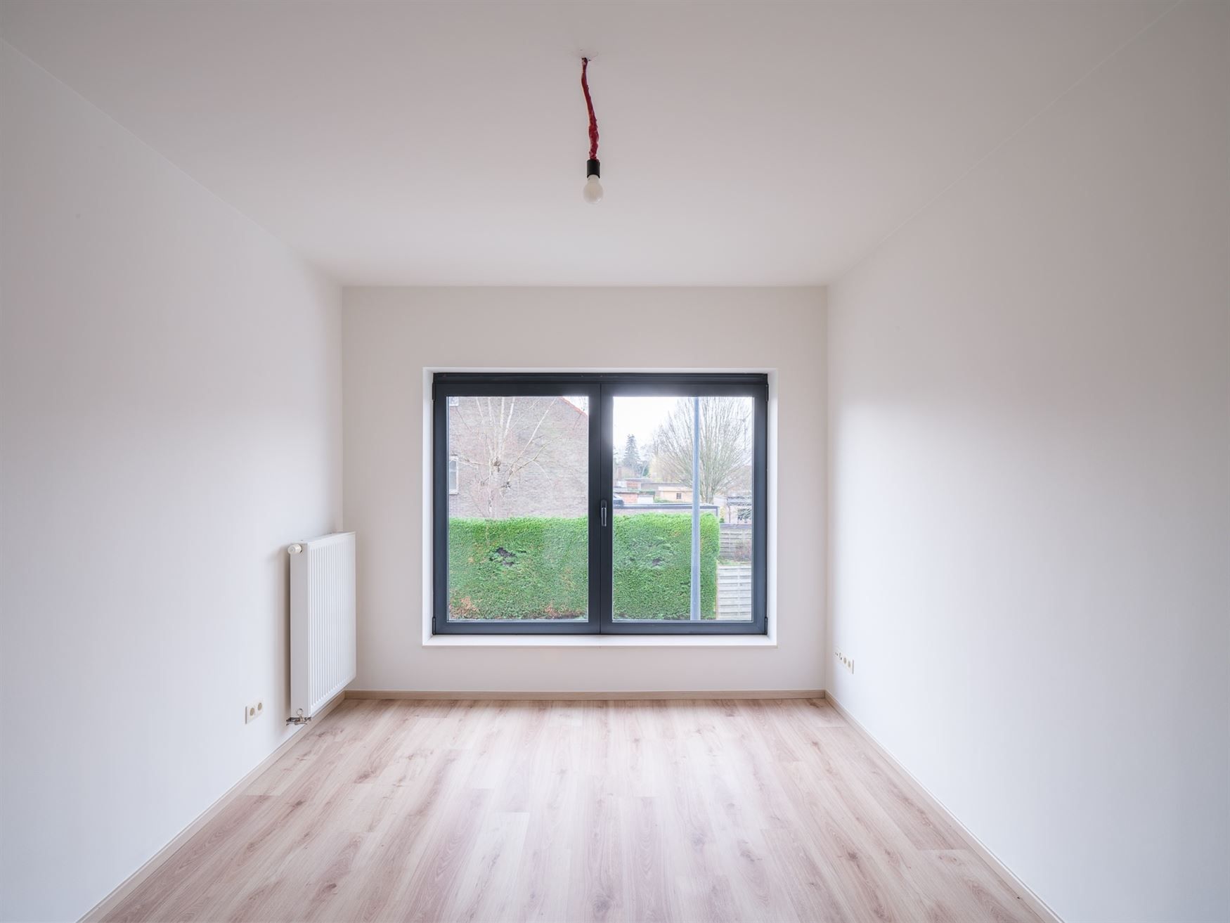 Gezinswoning met 3 slaapkamers en tuin in rustige straat. foto 11