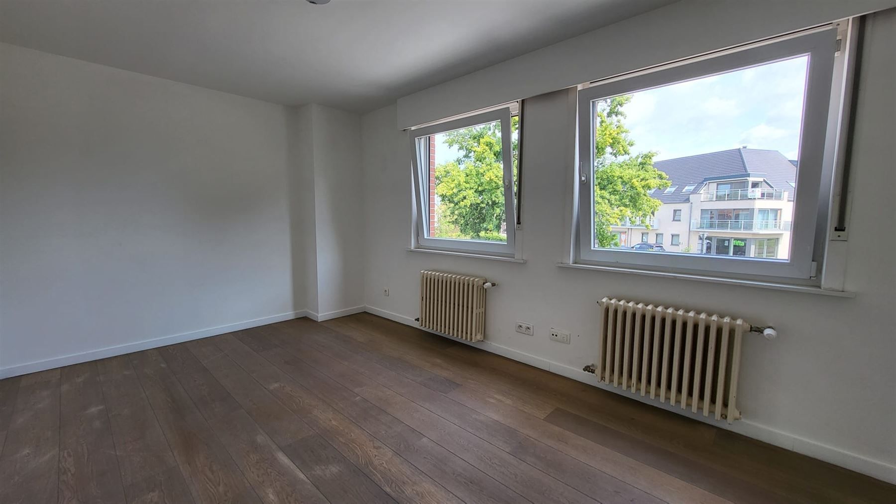 Appartement met 2 slaapkamers + garage foto 8