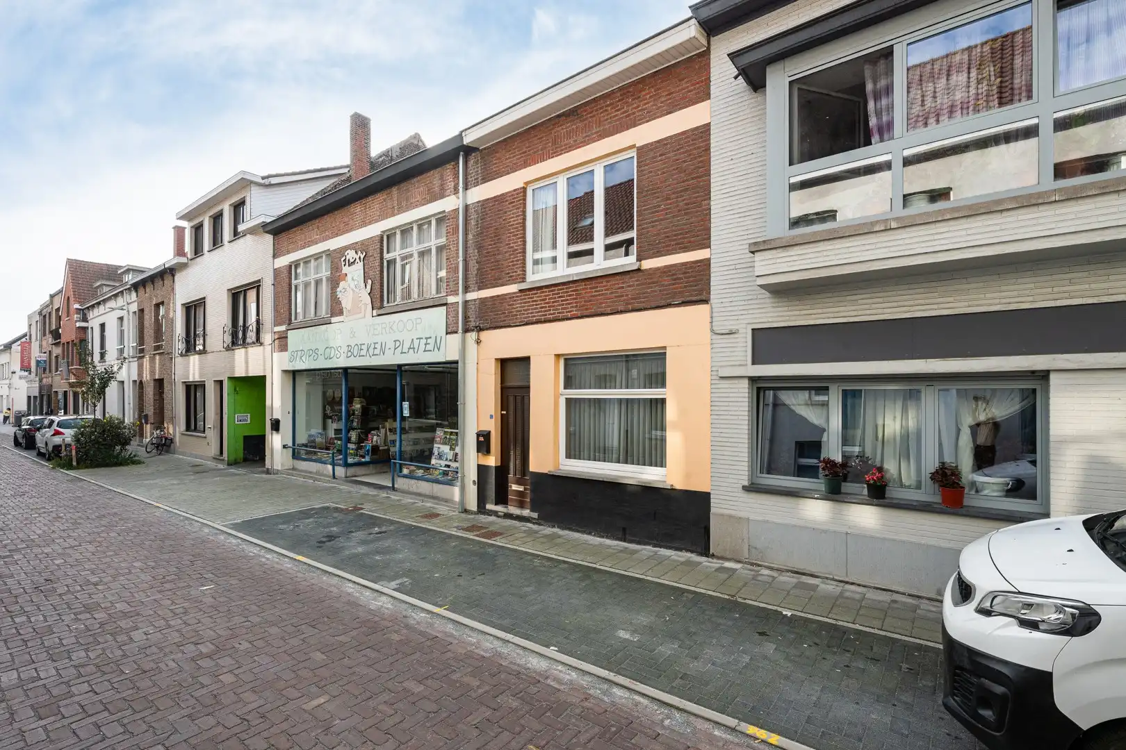 Te renoveren woning met verrassend veel ruimte, stadstuin en garagebox in Eeklo! foto 20