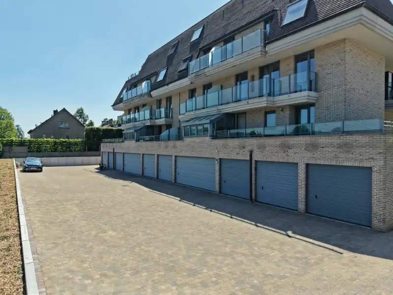 LUXUEUS WOONAPPARTEMENT IN OOSTDUINKERKE MET GARAGE ÉN PARKING foto 3
