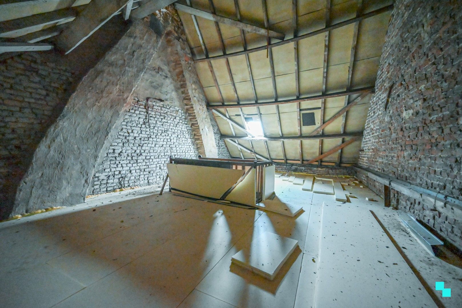 Centraal gelegen woonst met drie slaapkamers te Izegem foto 34