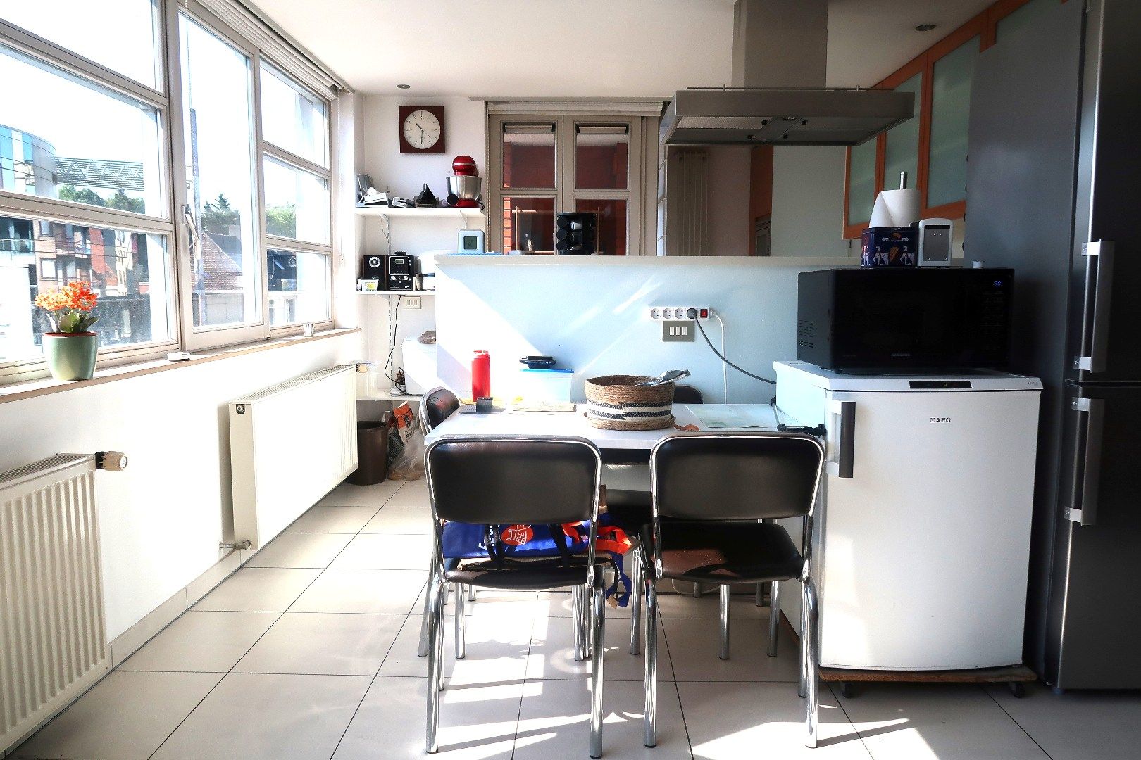 Ruim instapklaar appartement met 2 slaapkamers en 3 terrassen nabij het centrum van Roeselare foto 3