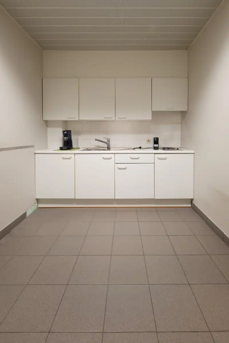 Ruim en lichtrijk kantoor met tal van mogelijkheden op vlot bereikbare locatie foto 13