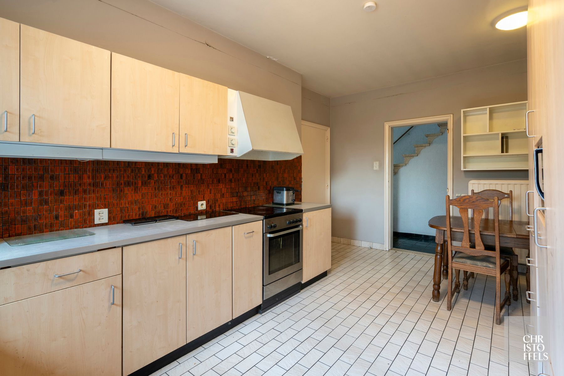 Ruime opbrengsteigendom (384m²) op een perceel van 2.681m² in hartje Zutendaal foto 3