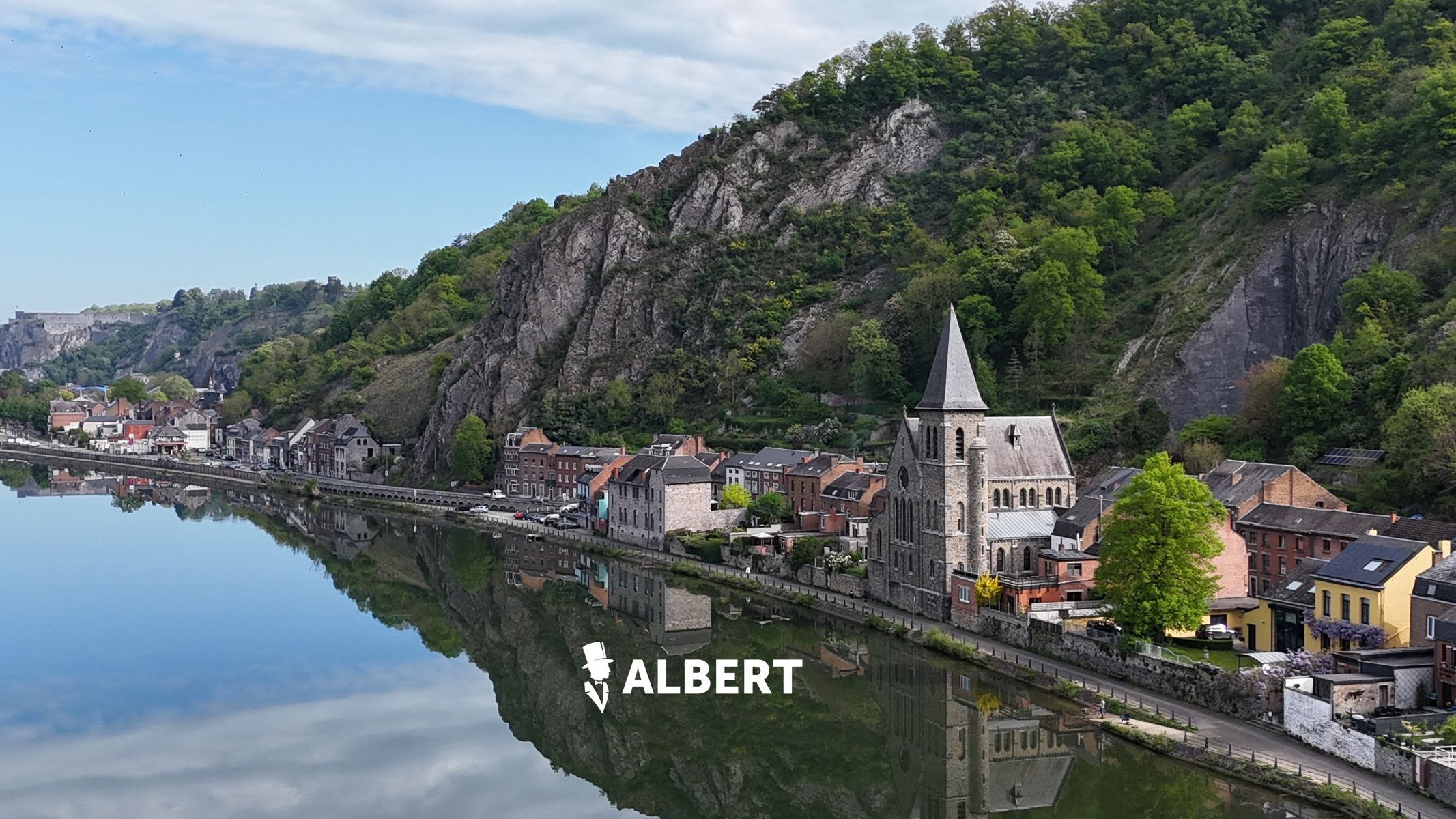 Prachtig gerenoveerde ruime woning (oude school) in Dinant! foto 5