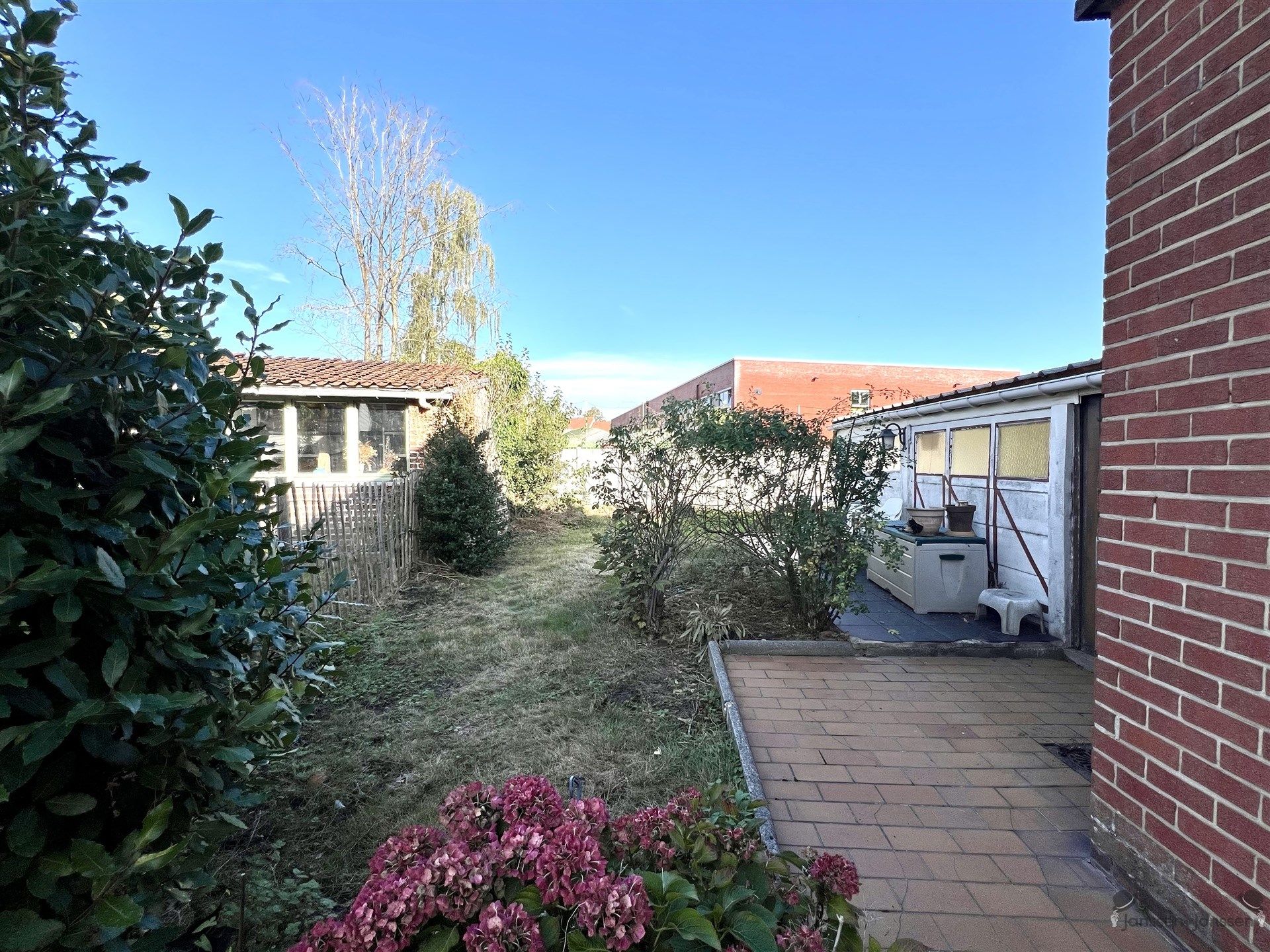 Te renoveren woning met 3 slaapkamers & tuin foto 8