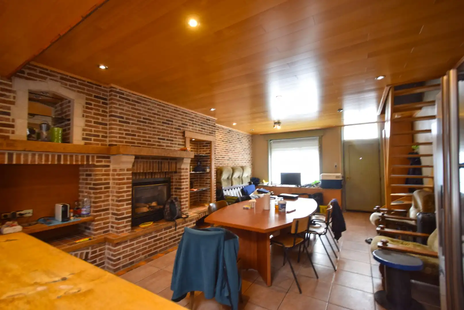 Instapklare rijwoning met ruime tuin en twee slaapkamers te Roeselare foto 2