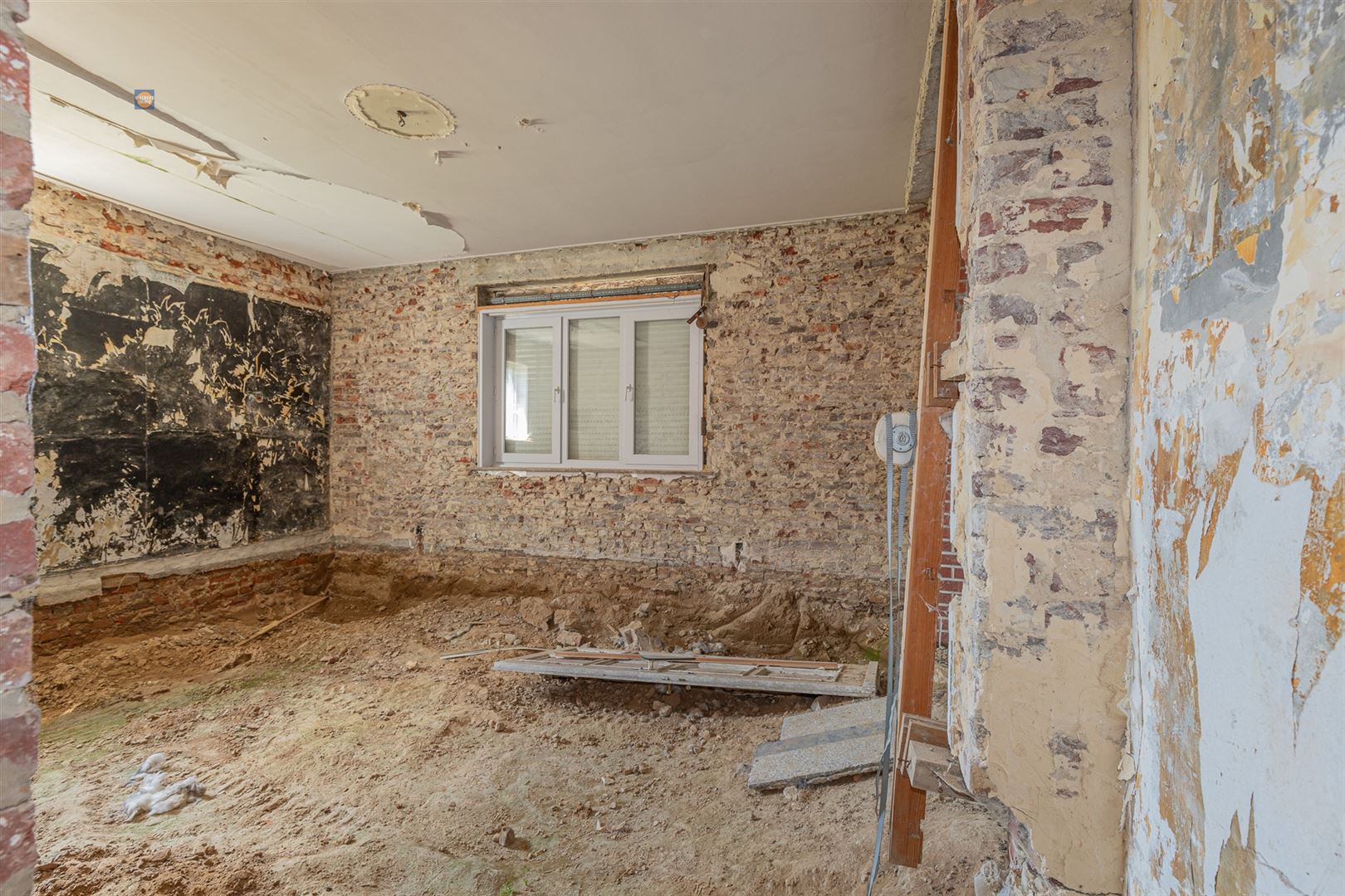 Te renoveren vierkantshoeve op toplocatie foto 16