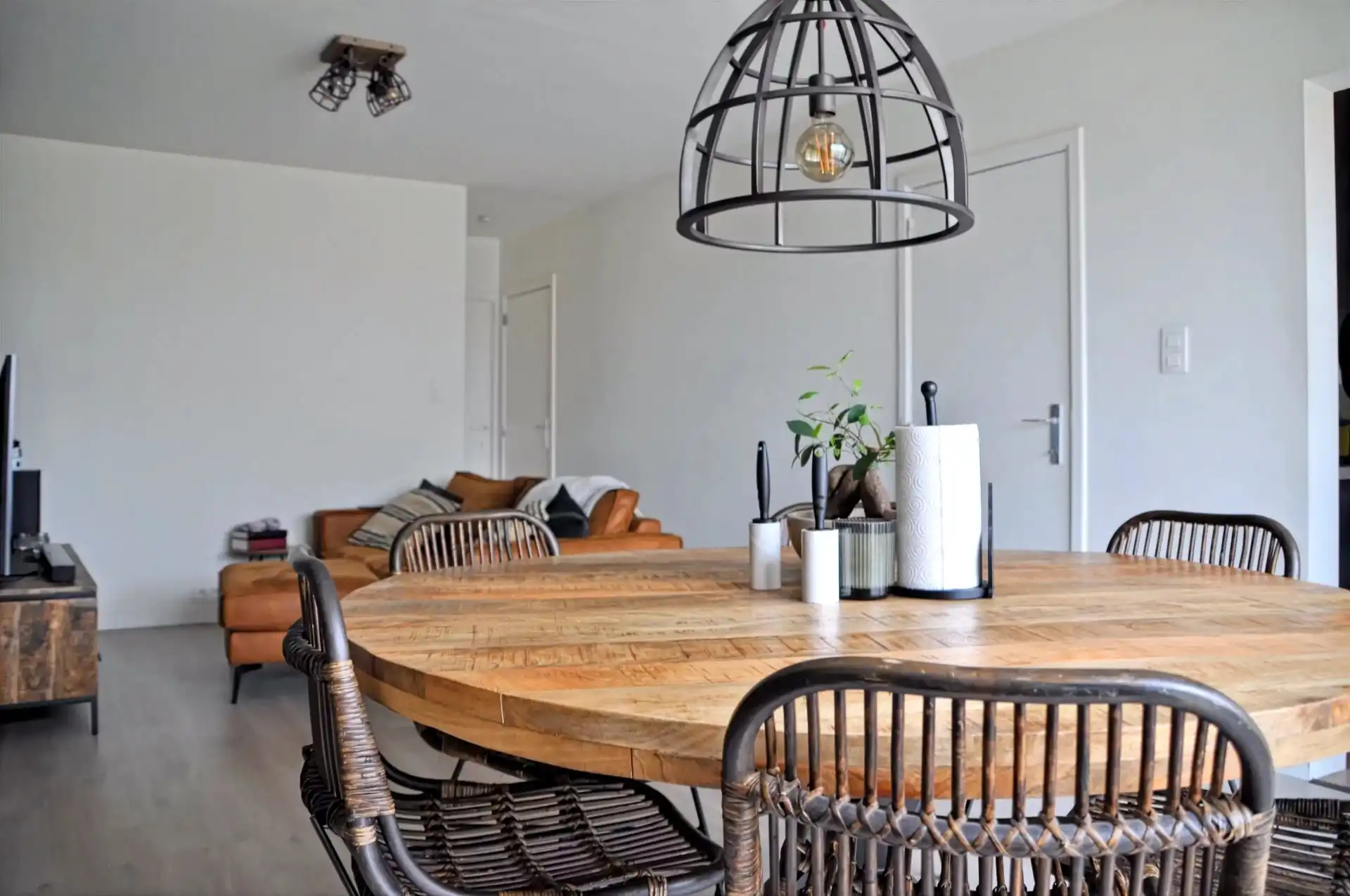 GEZELLIG APPARTEMENT MET 2 SLPKS VAN 74 M² OP EEN CENTRALE LIGGING IN HASSELT foto 4