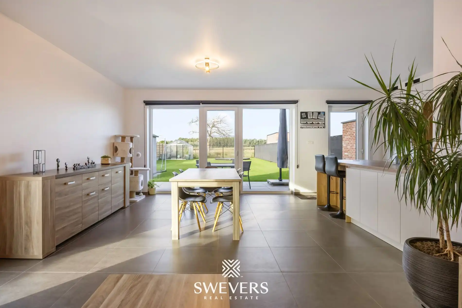 Energiezuininge woning met 5 slaapkamers en groen verzicht foto 4