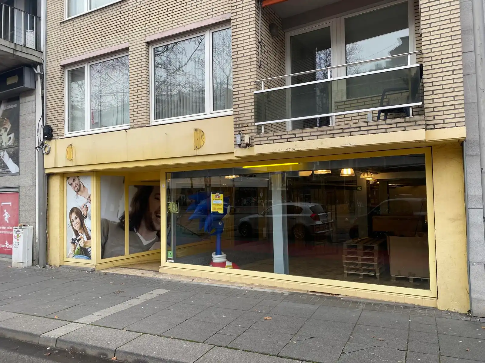 Handelsruimte 290 m² te huur op Europalaan Genk foto 2