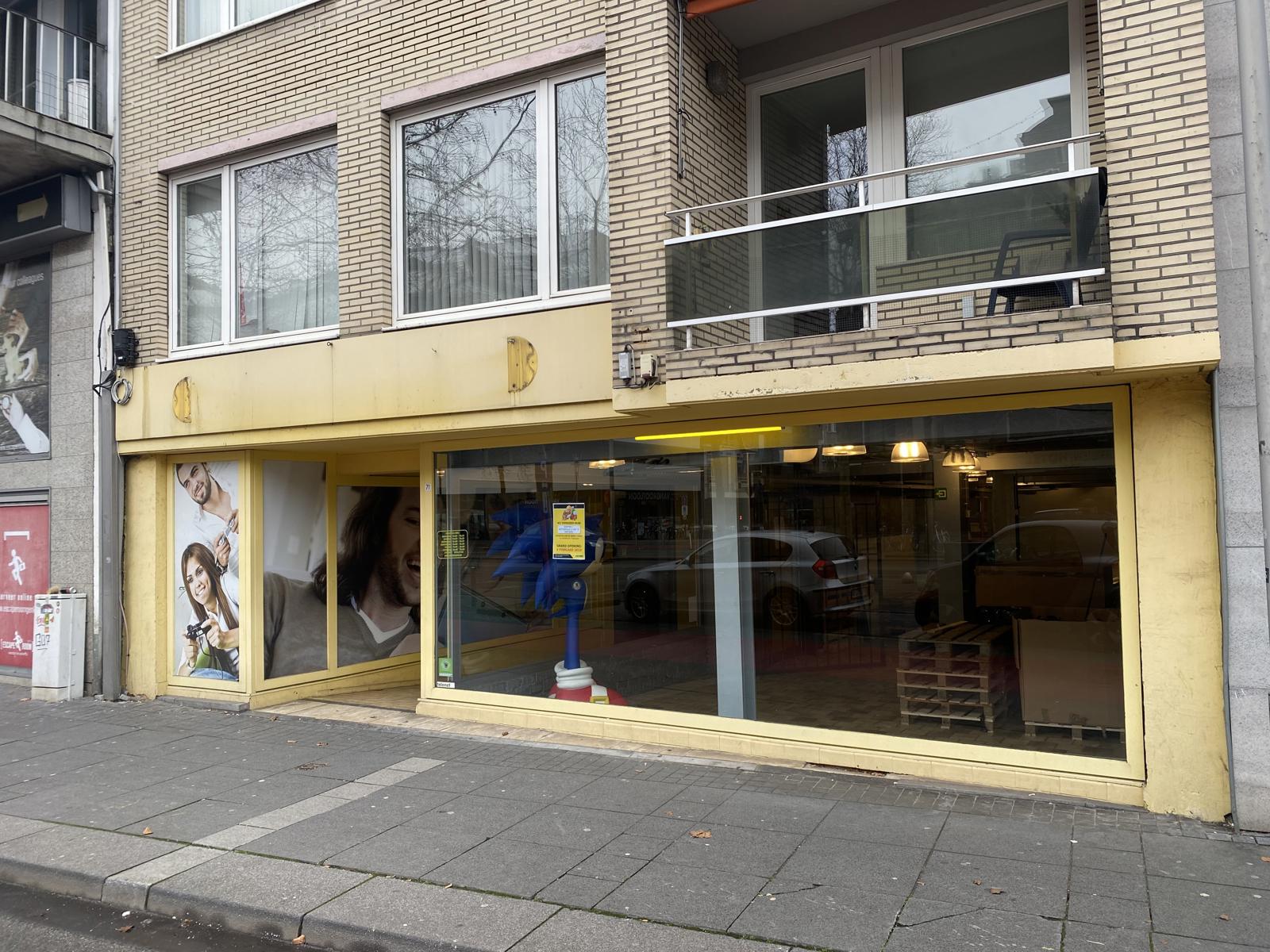 Handelsruimte winkel Genk te huur foto 2