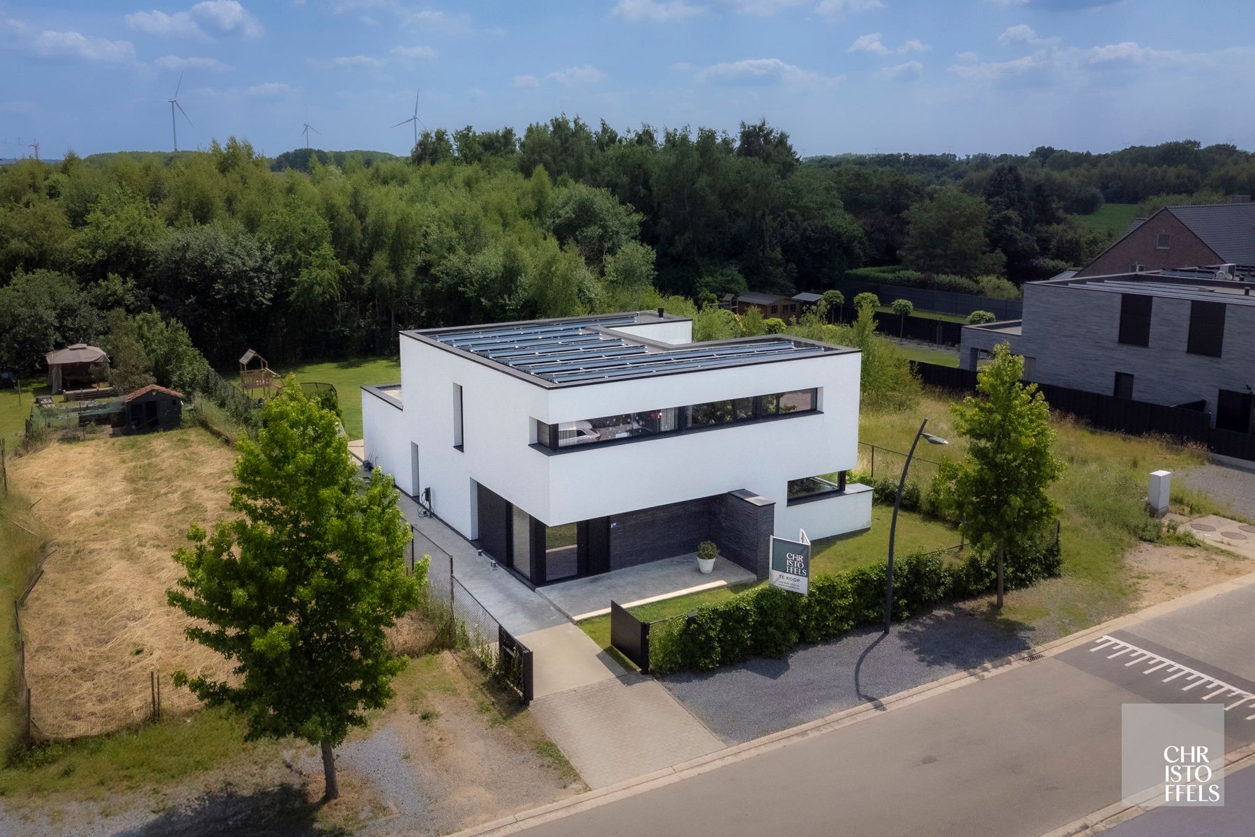 Residentieel gelegen eigentijdse en energiezuinige villa. foto 15