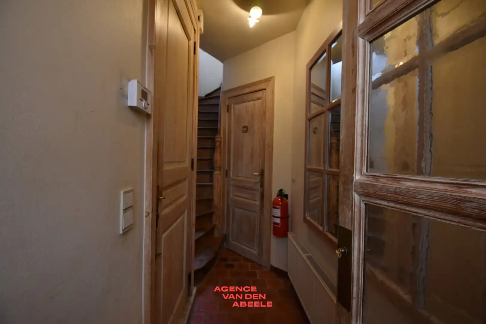 Klassevolle woning met 3 slaapkamers en tuin te Brugge  foto 2