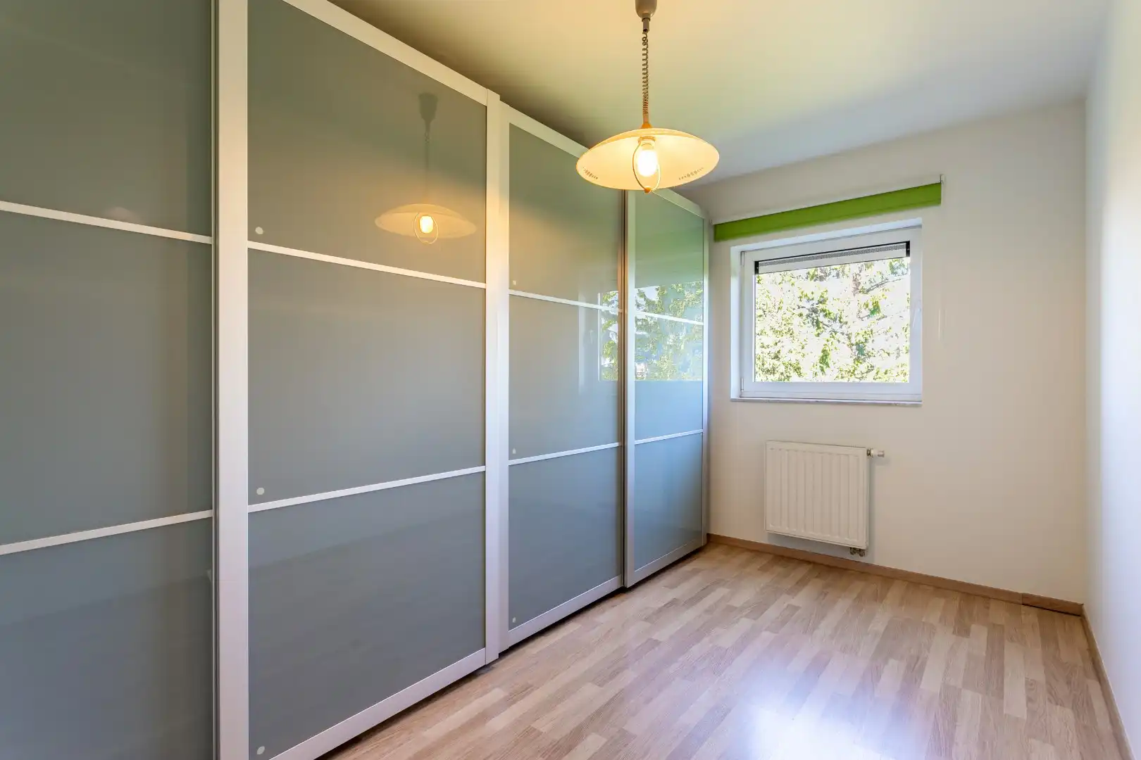 Instapklaar appartement met 2 slpk en parking te Halle foto 9