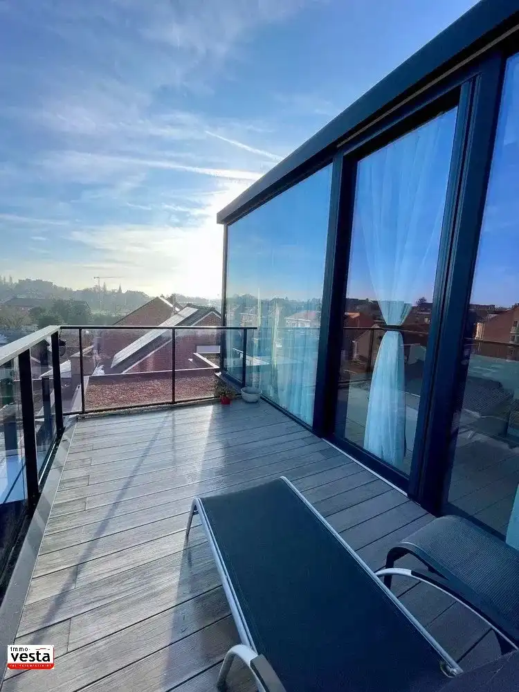 Lichtrijke dakstudio in centrum Sint-Truiden foto 10