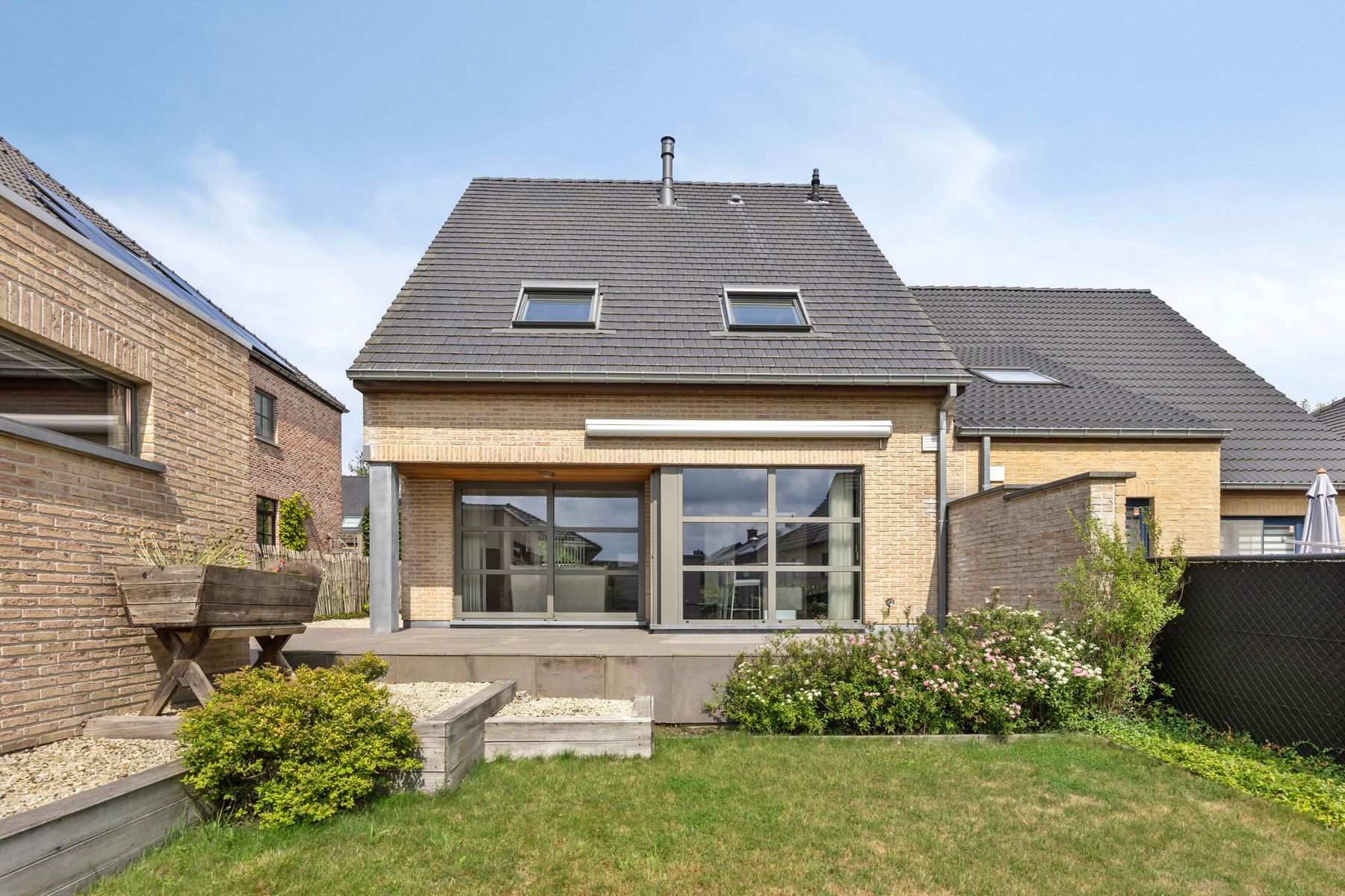 Instapklare HOB met 2 slaapkamers, garage en tuin! foto 26