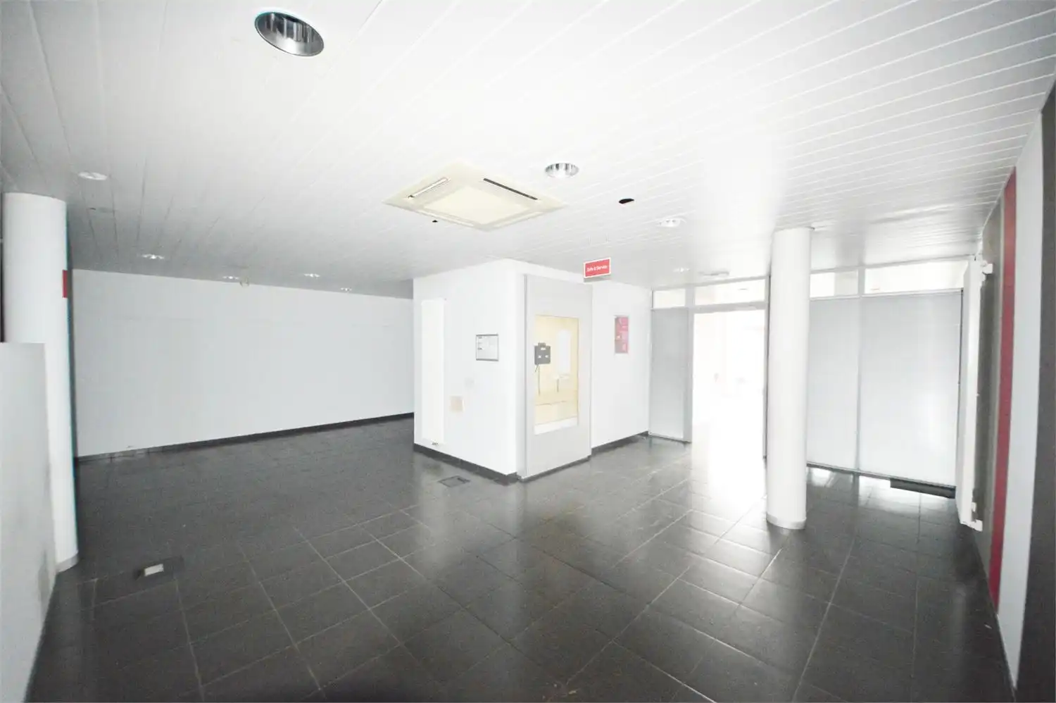 MODERN COMMERCIEEL GELIJKVLOERS 400 M2 OPTIONELE PARKING foto 18