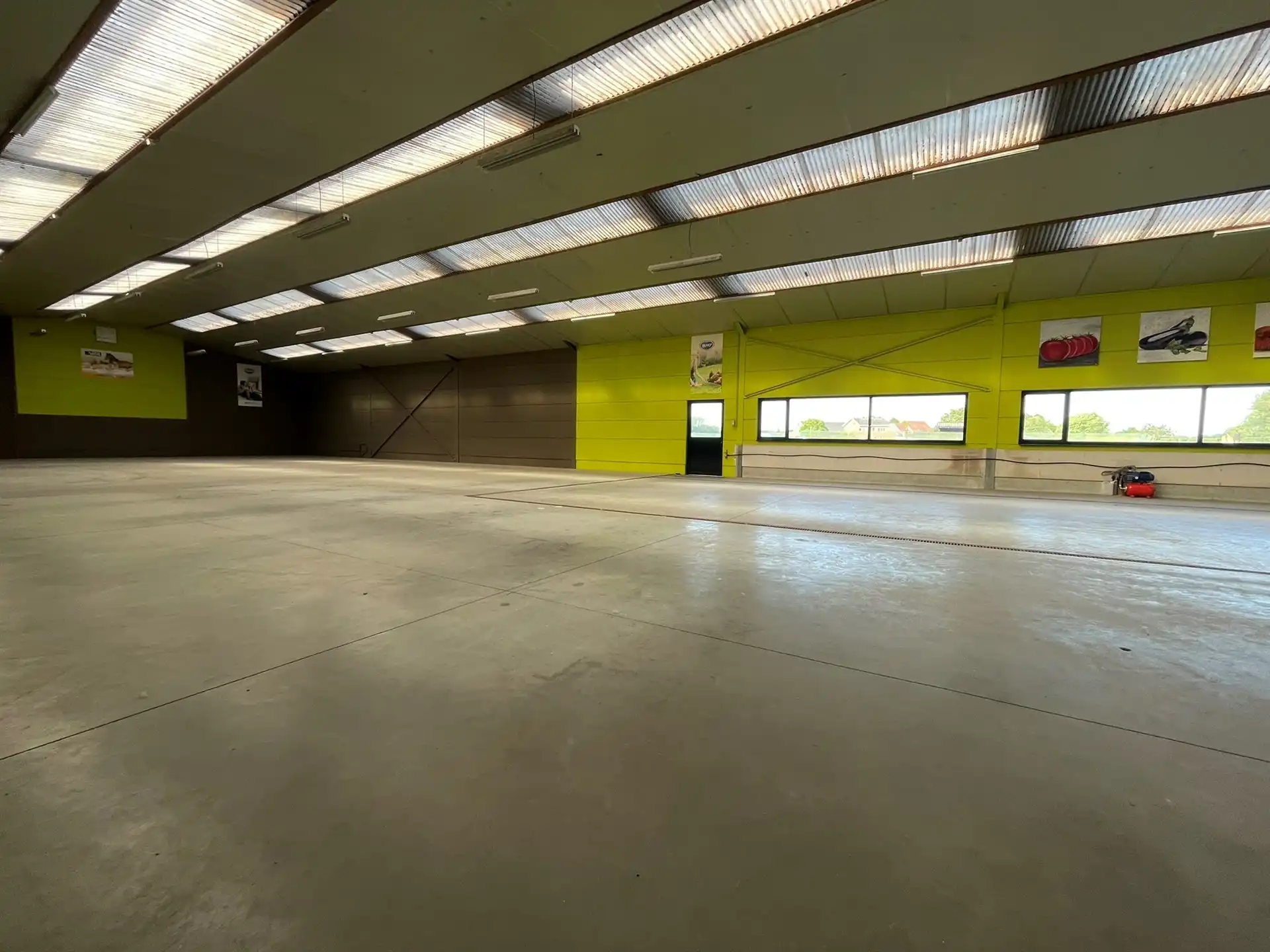 Landbouwbedrijf met een bedrijfswoning foto 3