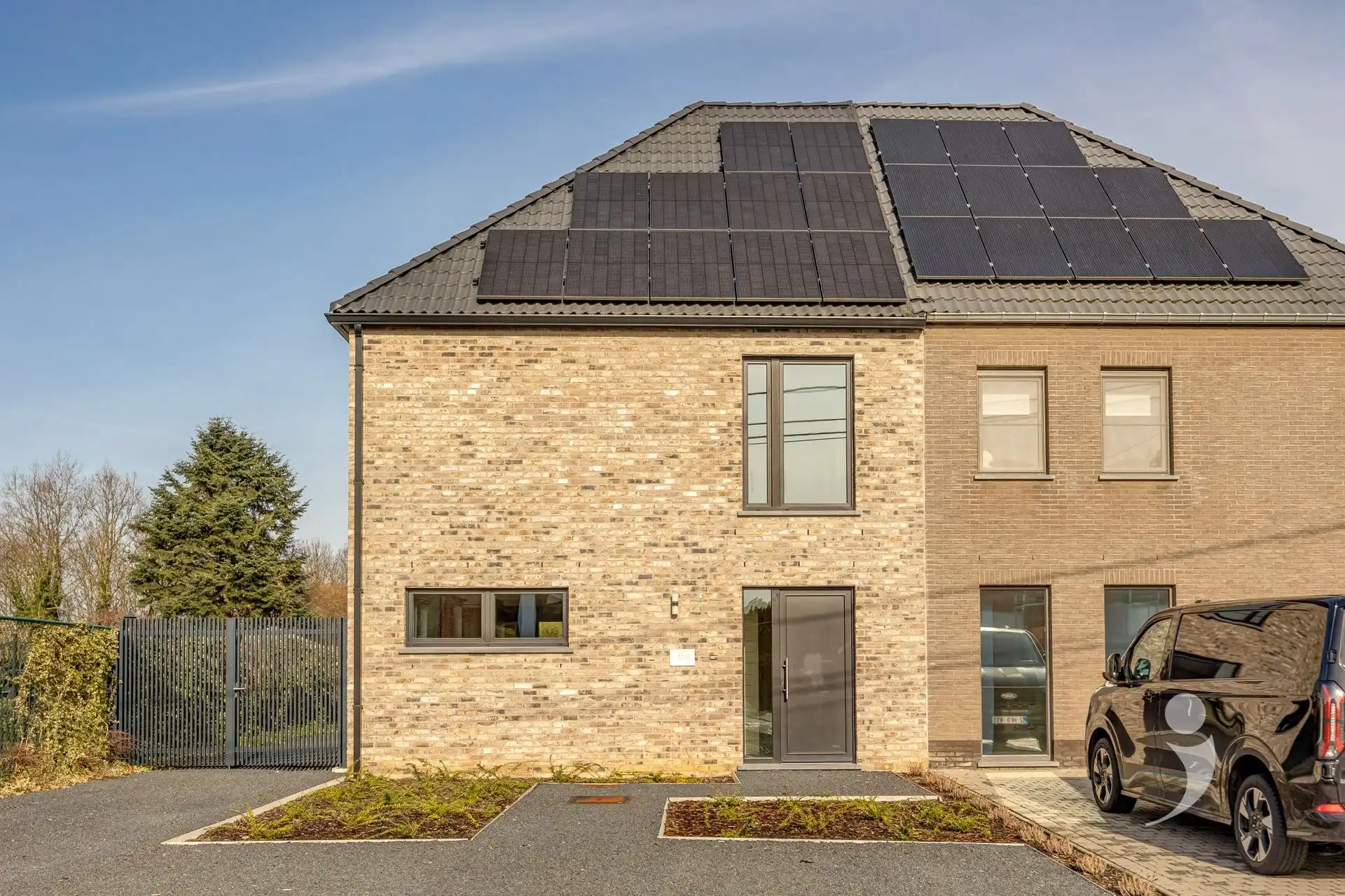 Knappe gezinswoning op een toplocatie!  foto {{pictureIndex}}