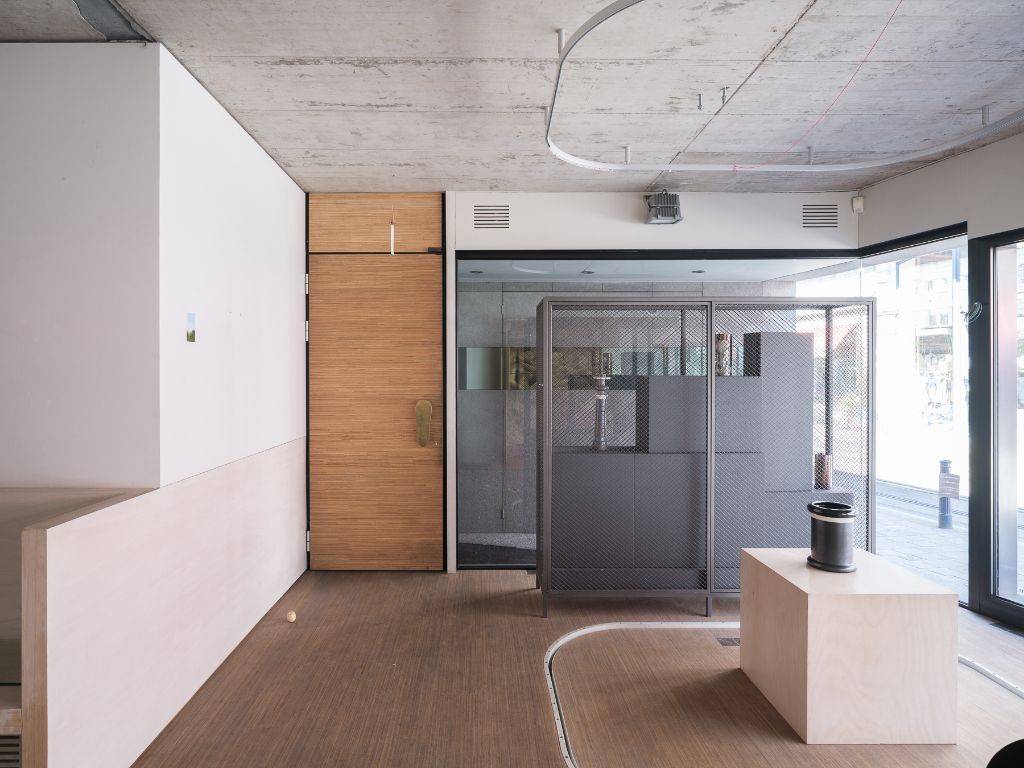 Architecturale handelsruimte op een absolute toplocatie foto 3