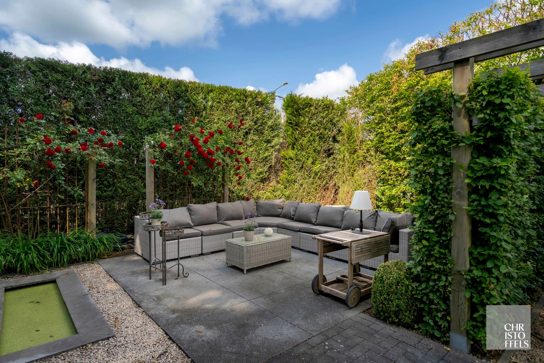 Karakteristieke villa met praktijkruimte en buitenzwembad op zuidgericht perceel van 1.565 m² foto 6