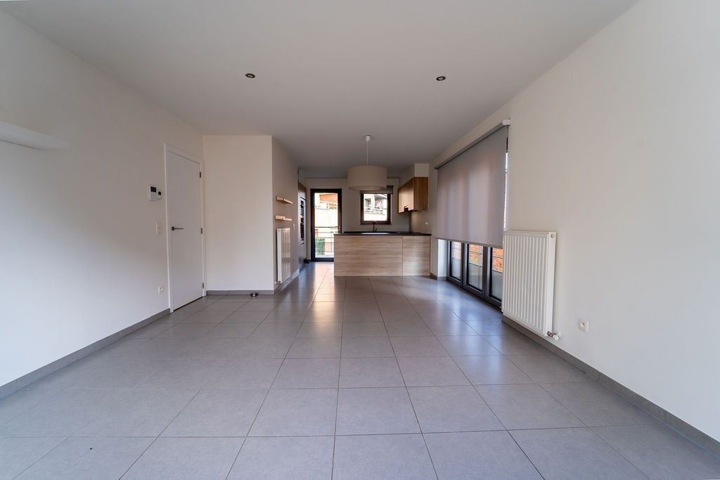 GUNSTIG GELEGEN 2 SLAAPKAMER APPARTEMENT 94 M² MET ONDERGRONDSE AUTOSTANDPLAATS EN KELDERBERGING IN HET CENTRUM VAN ZOLDER foto 5
