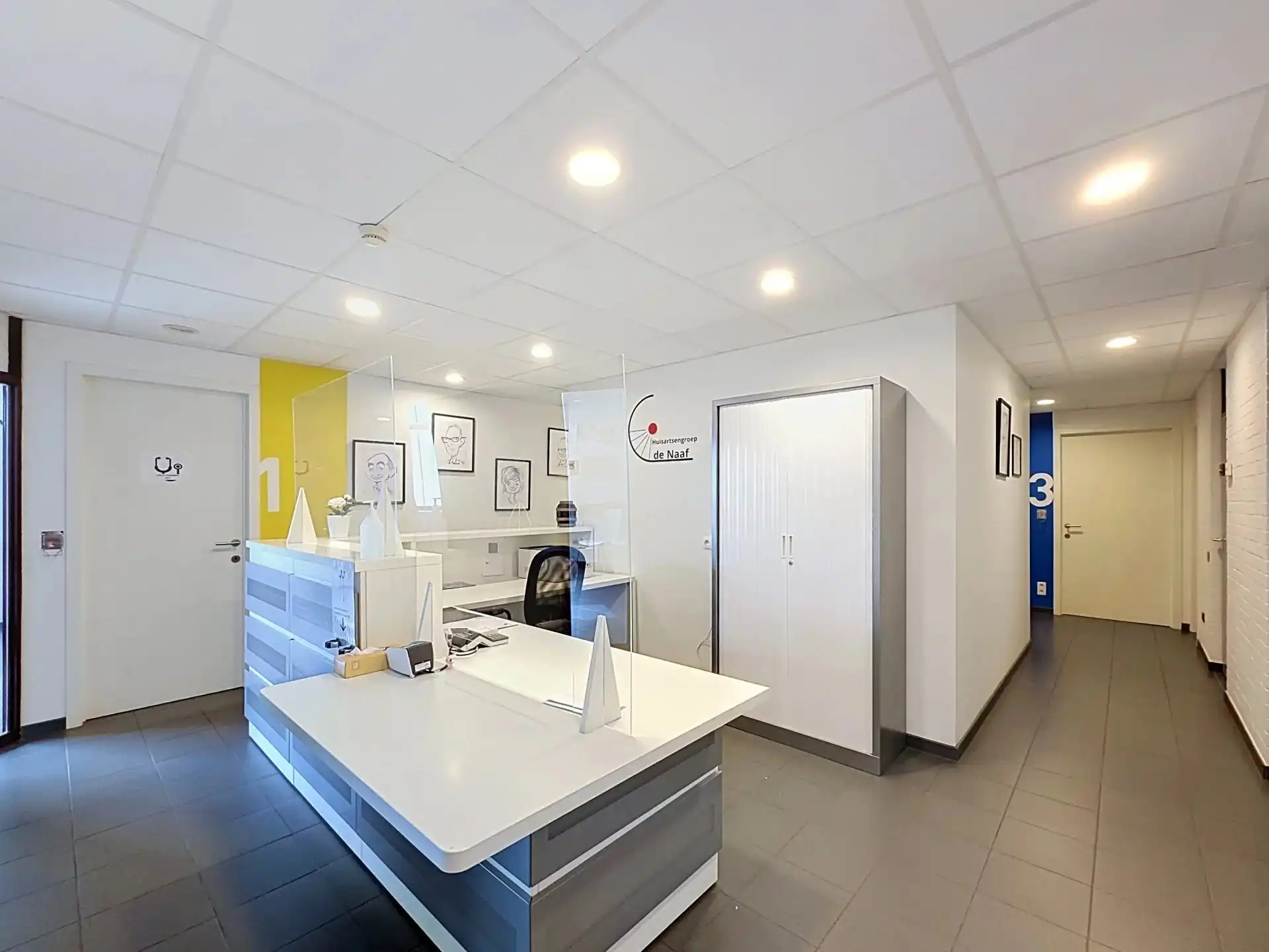 Ruime handels- en praktijkruimte van 170 m² te huur in Mol foto 6