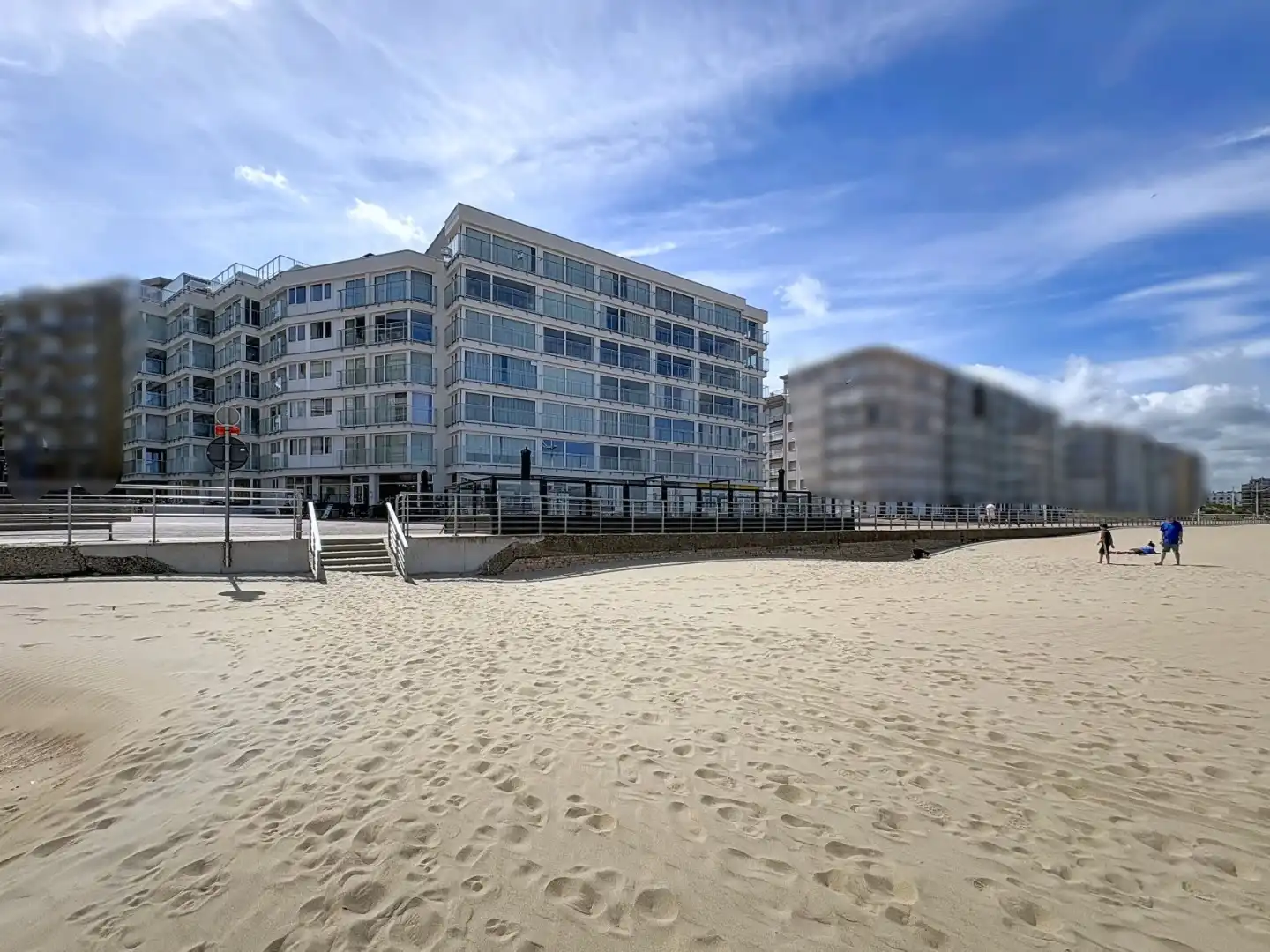 Hoekappartement op de zeedijk –  frontaal zeezicht – garage  foto 3