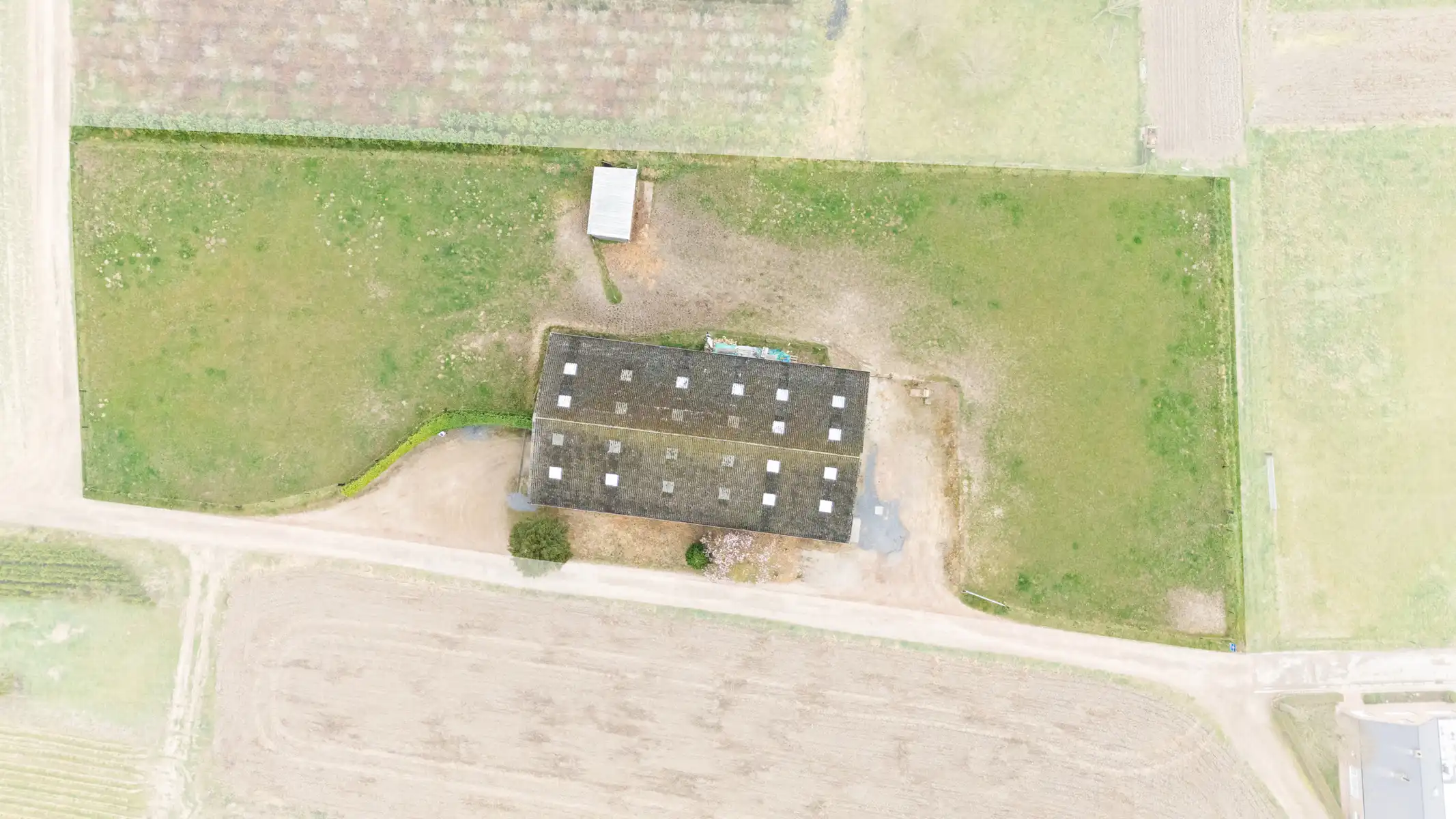 Ruime Loods (484m²) met Weide (3700m²) in Smetlede foto 8