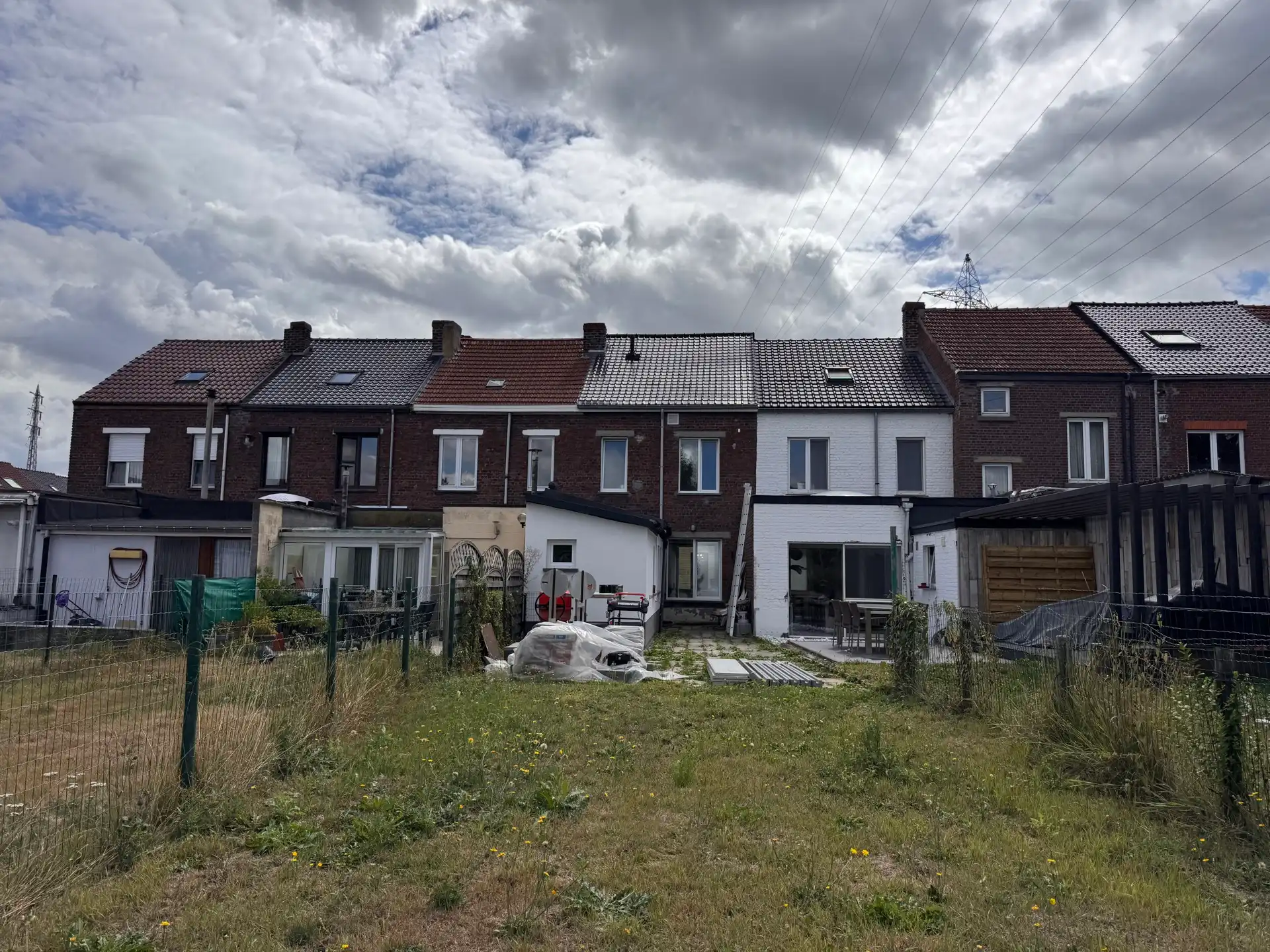 Gerenoveerde woning met drie slaapkamers en tuin foto 14