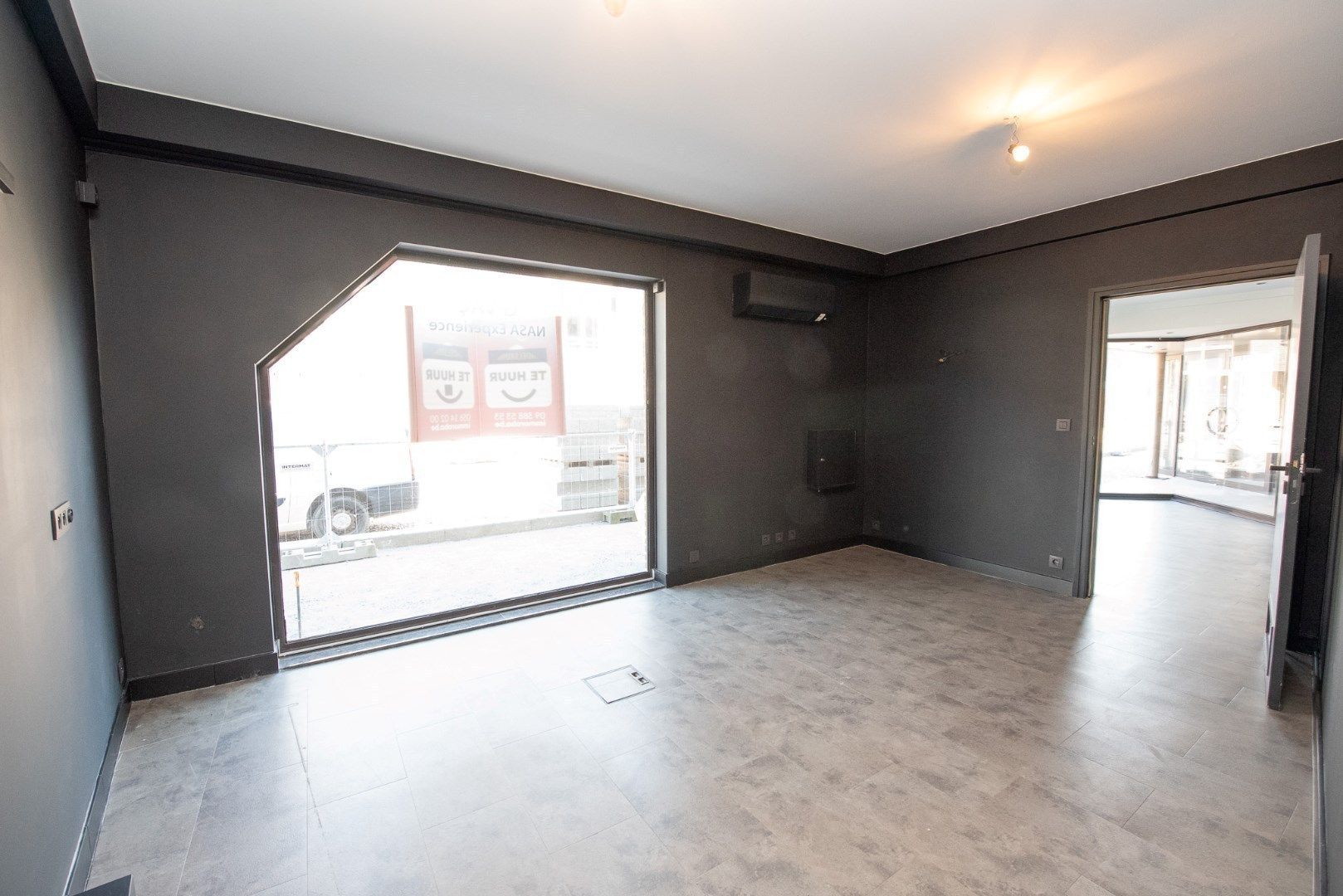 Ruime winkelruimte te huur in het centrum van Nazareth, ideaal voor diverse doeleinden! foto 8