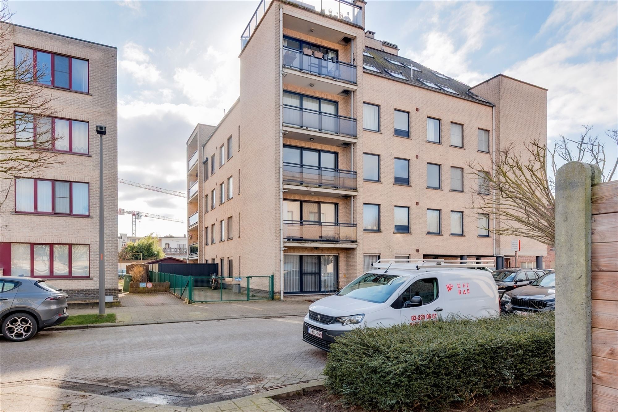Zeer mooi 2 slaapkamer appartement met terras foto 2