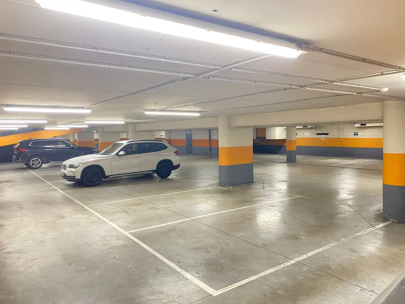255m² kantoor/showroom foto 12