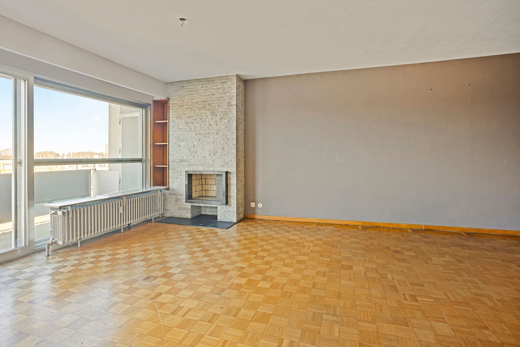 Ruim 2 slaapkamer appartement met terras foto 3