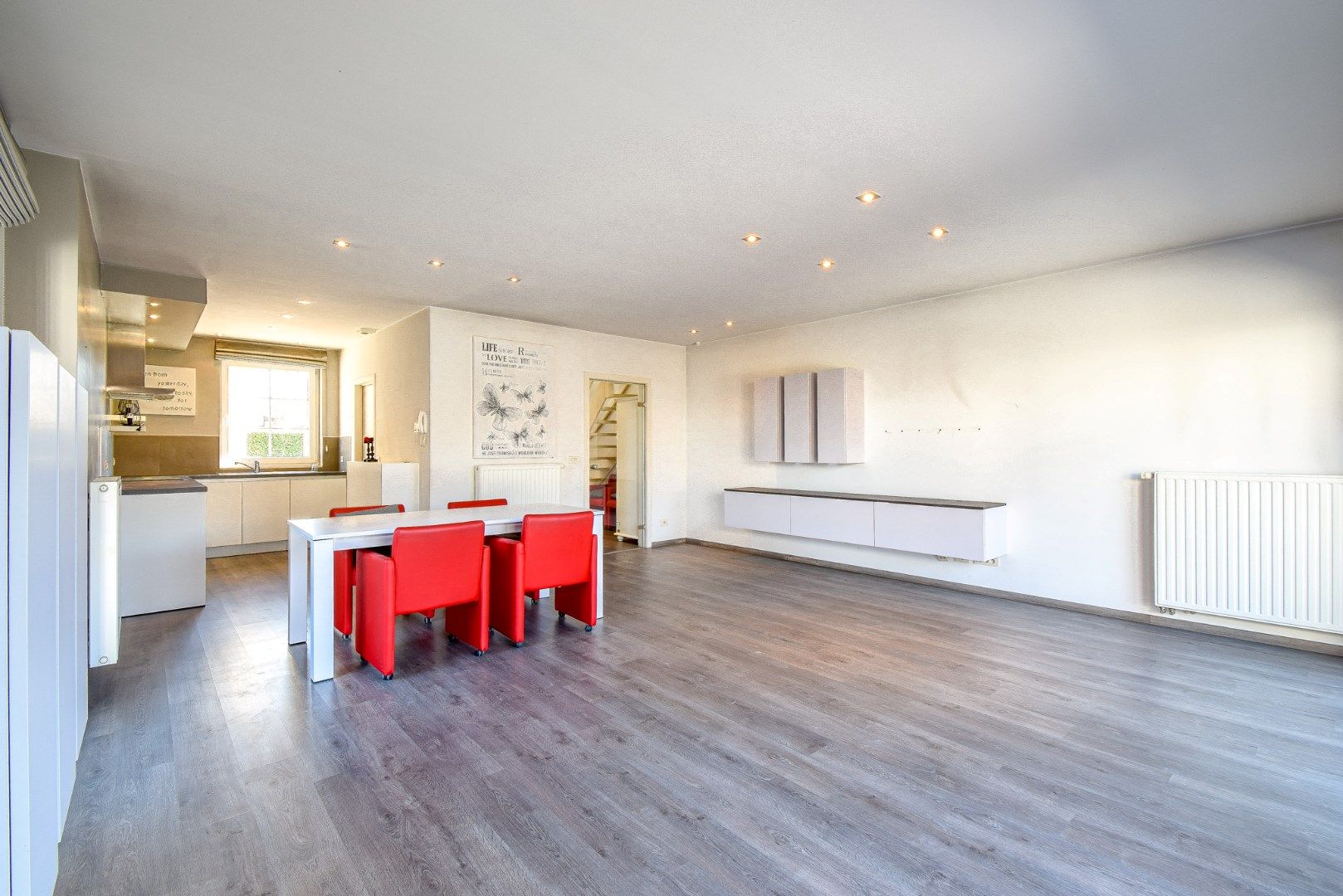Instapklare woning met zonnige achtertuin op rustige en landelijke ligging te Bovekerke foto 4
