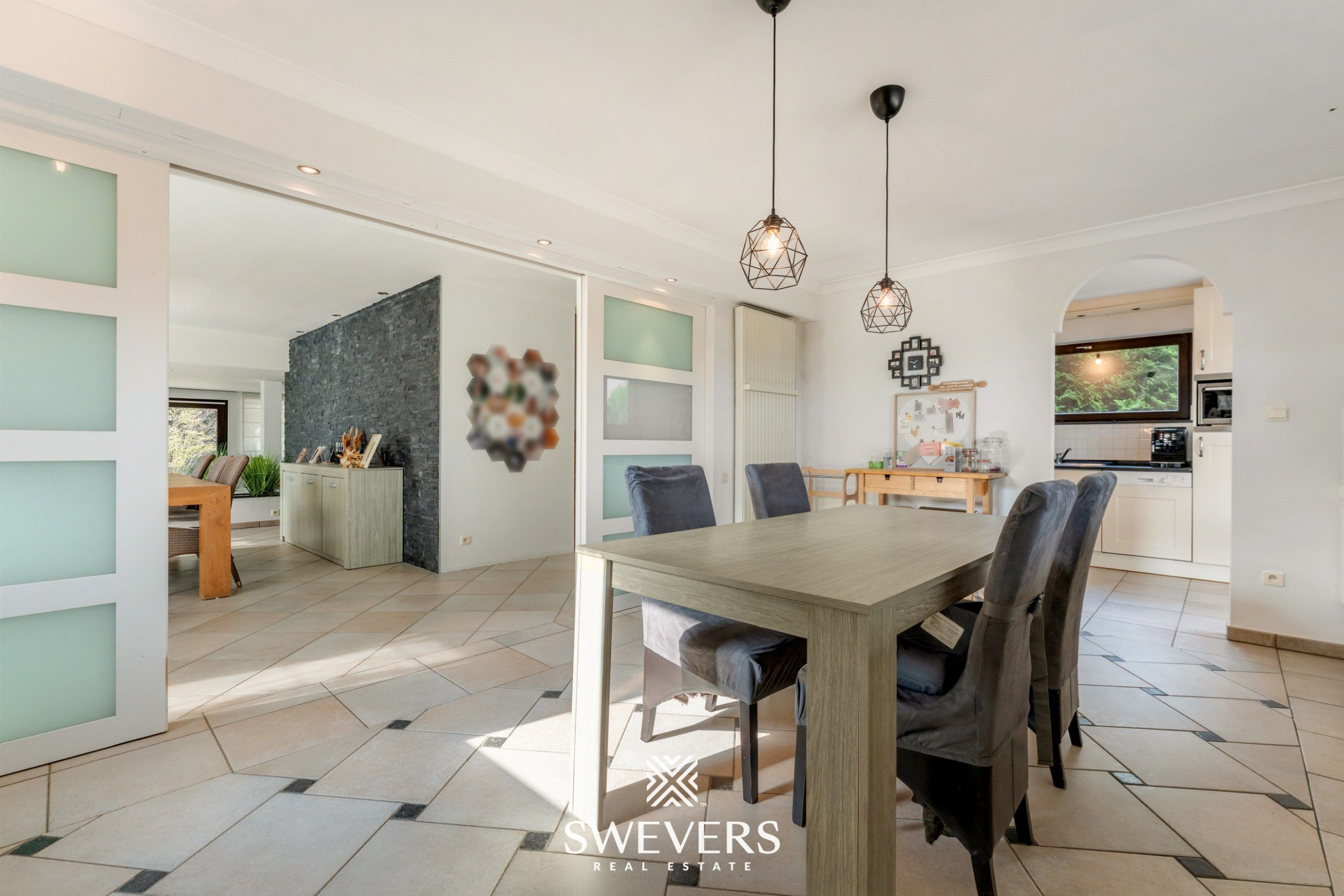 Knusse, hedendaagse gezinswoning met warme indeling en grote, zonnige tuin foto 14