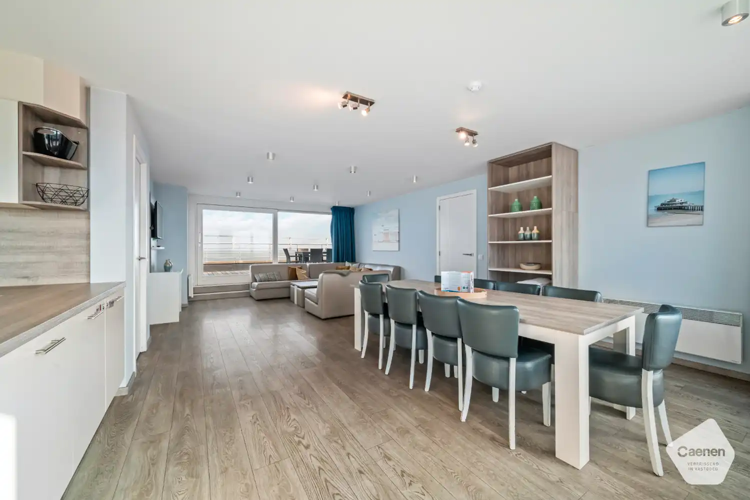 Prachtig instapklaar appartement met 4 slaapkamers en twee grote terrassen foto 2