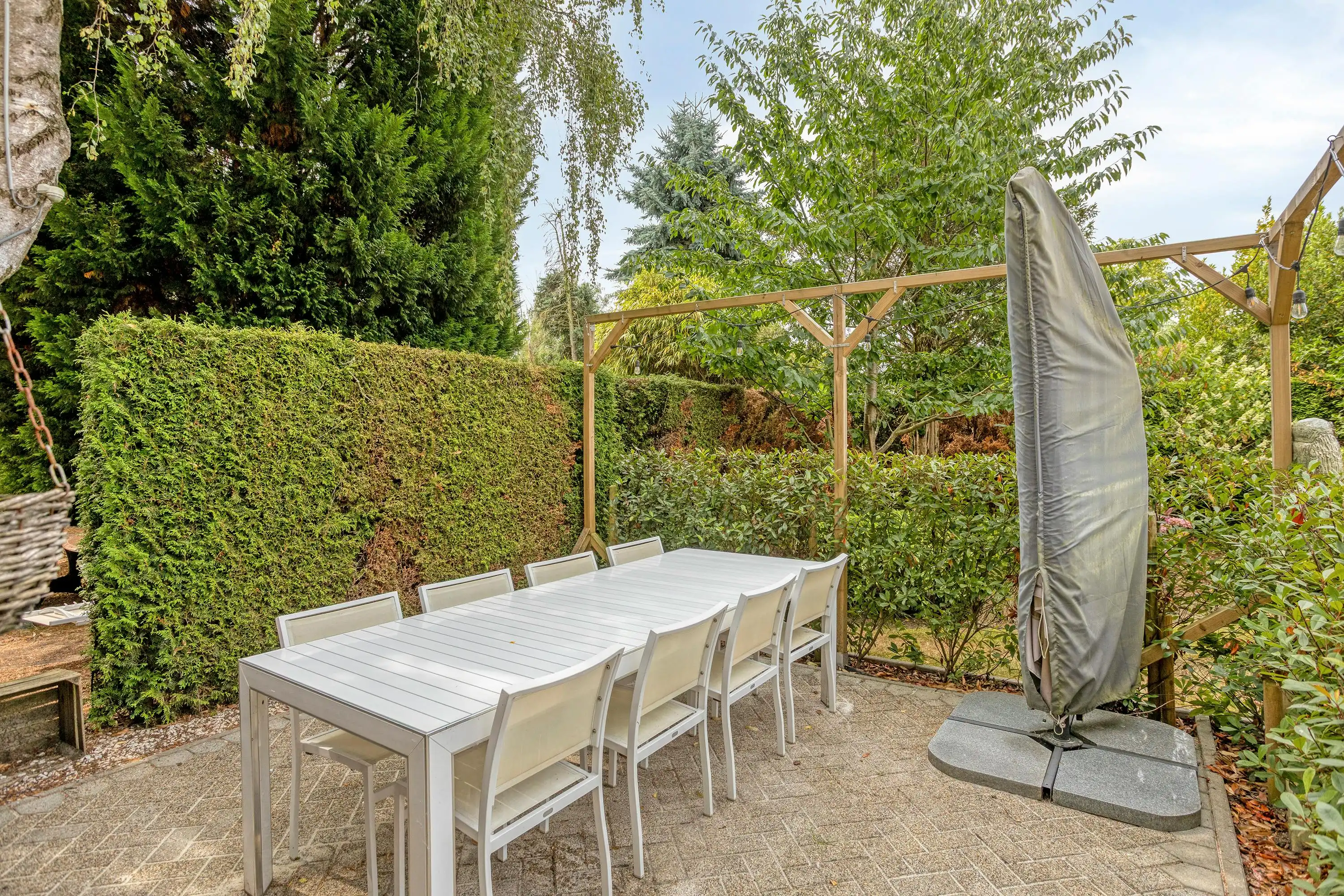 Instapklare gezinswoning met 4 slaapkamers en tuin te Kuringen foto 15