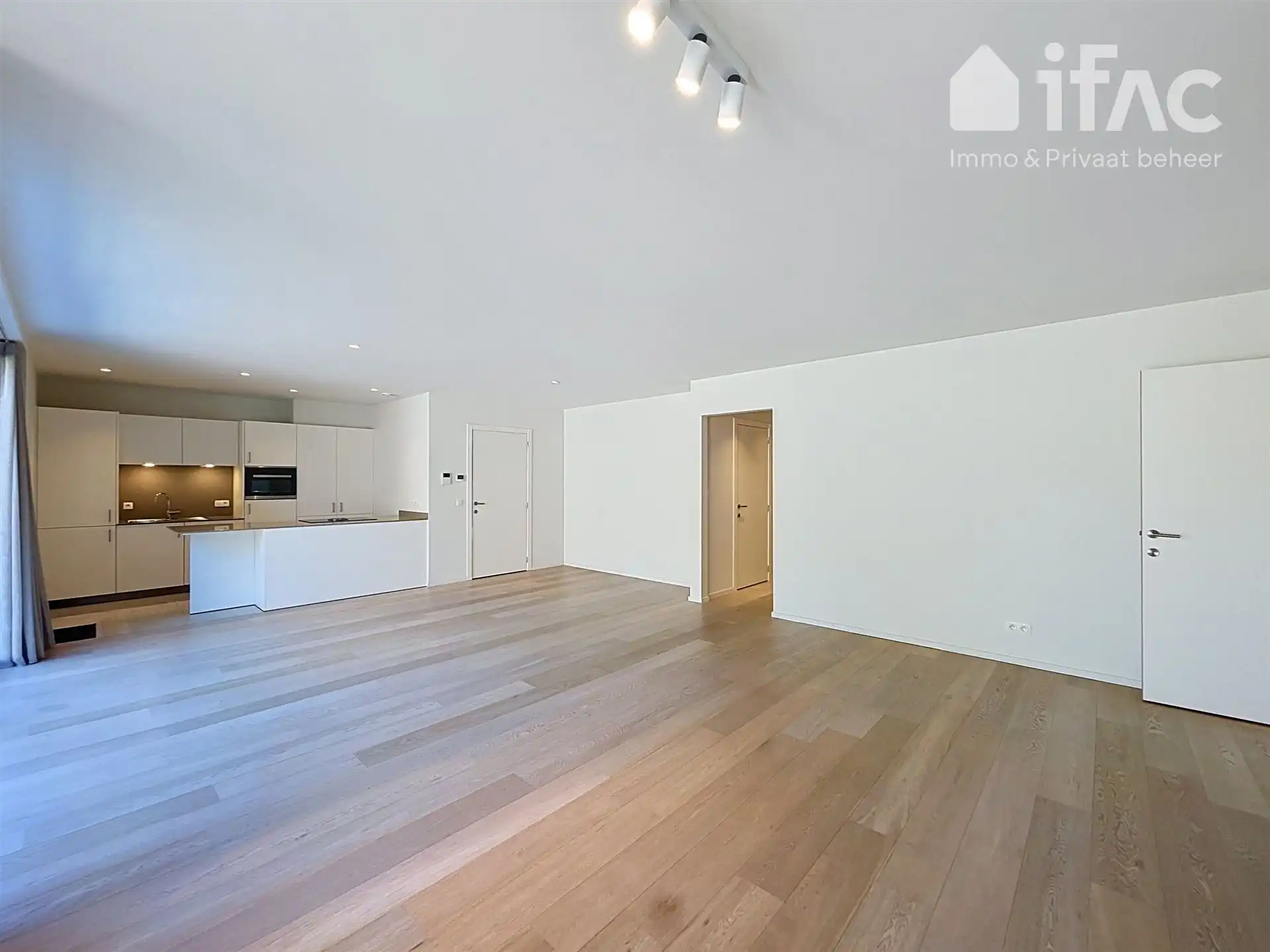 Uitstekend afgewerkt 2 slaapkamer appartement met mooi zicht foto 12