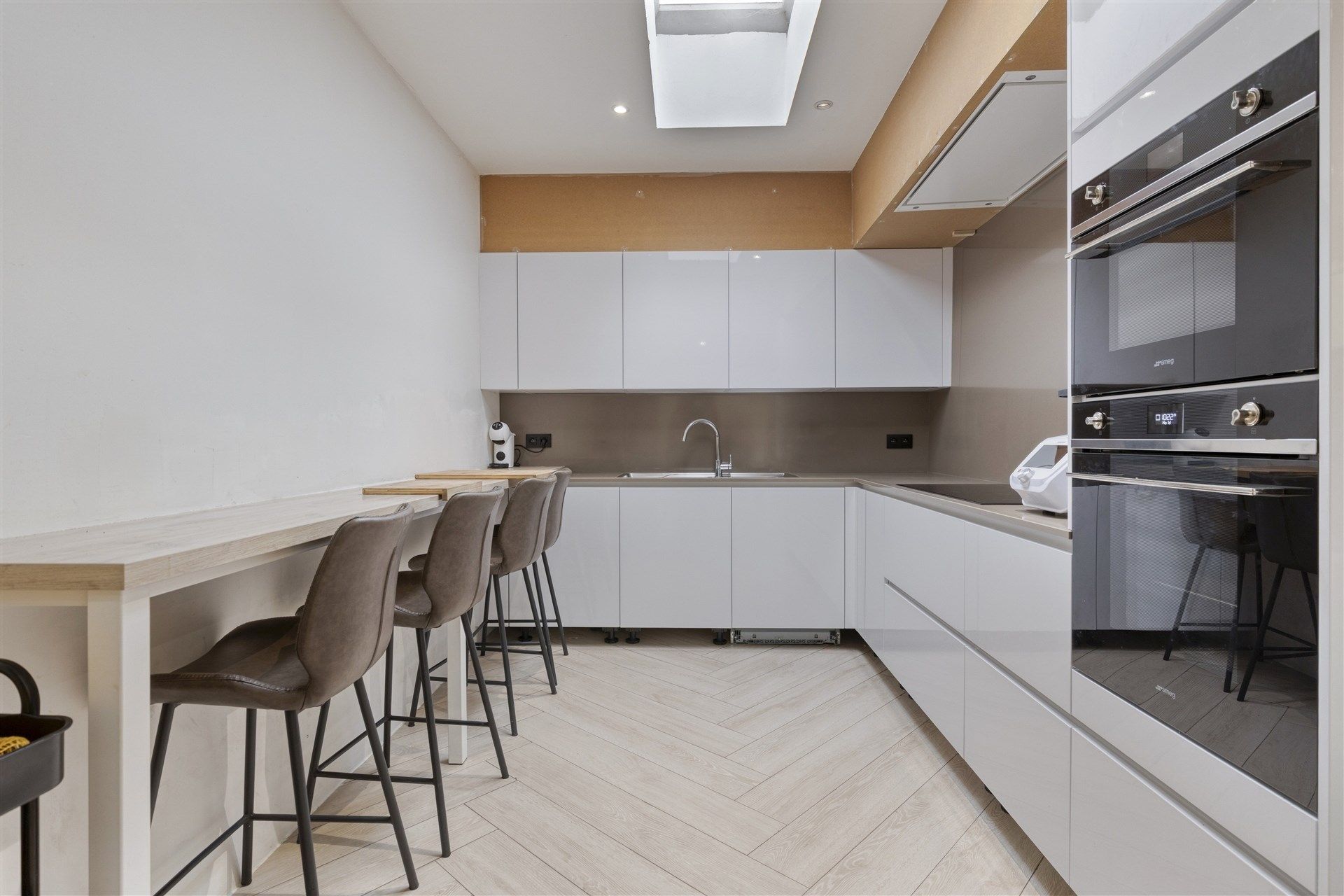 Gerenoveerd handelshuis met 4 tot 6 slaapkamers en zonnige tuin. foto 14