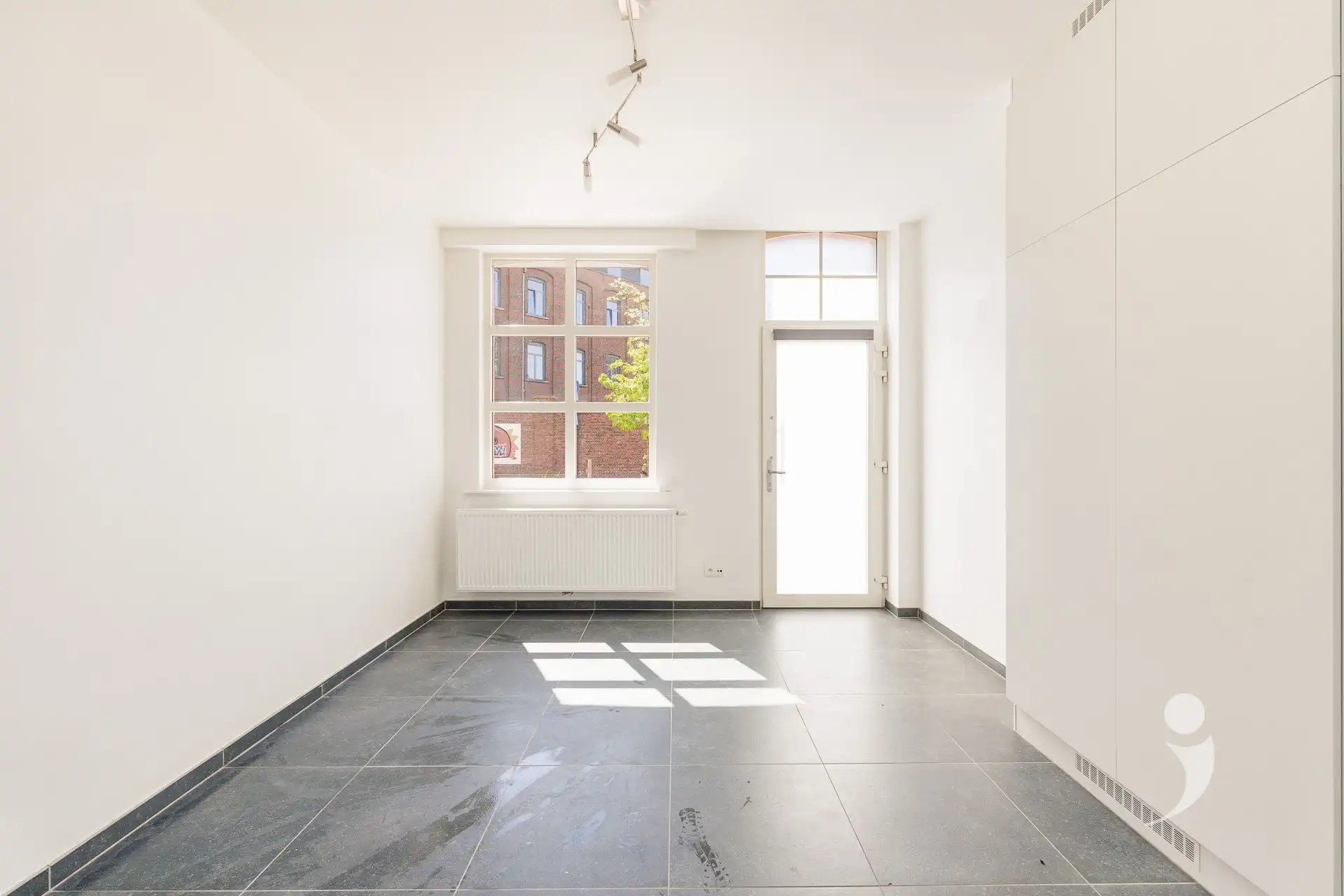 Prachtig gerenoveerde gezinswoning op een toplocatie foto 9
