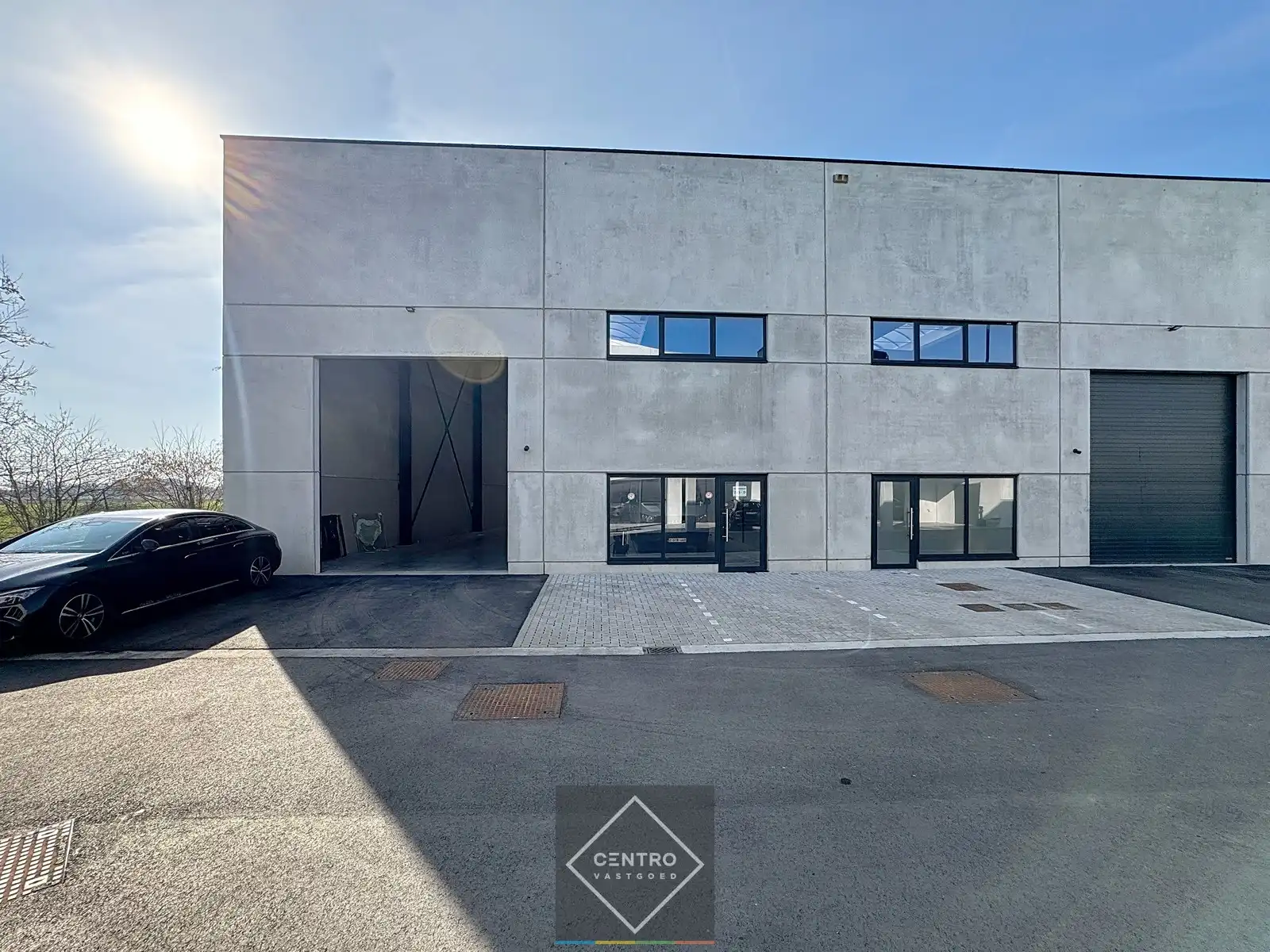 Verhuurd NB MAGAZIJN (332m²) met parkeergelegenheid voor de deur te koop langs de Aalterbaan te Maldegem (achter de nieuwe Mercedes-garage)! foto 6